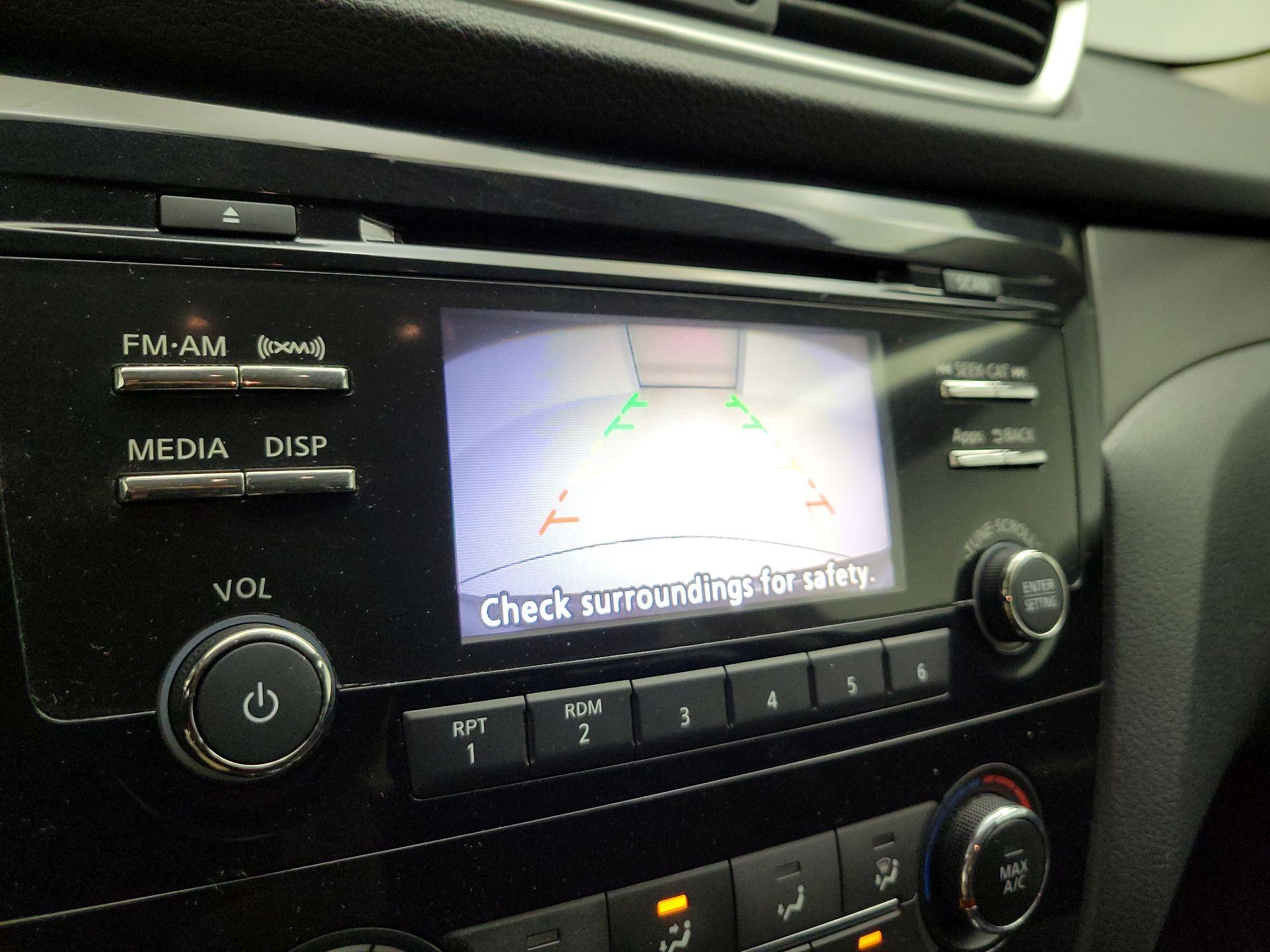 Thumbnail: 2016 Nissan Rogue - 14