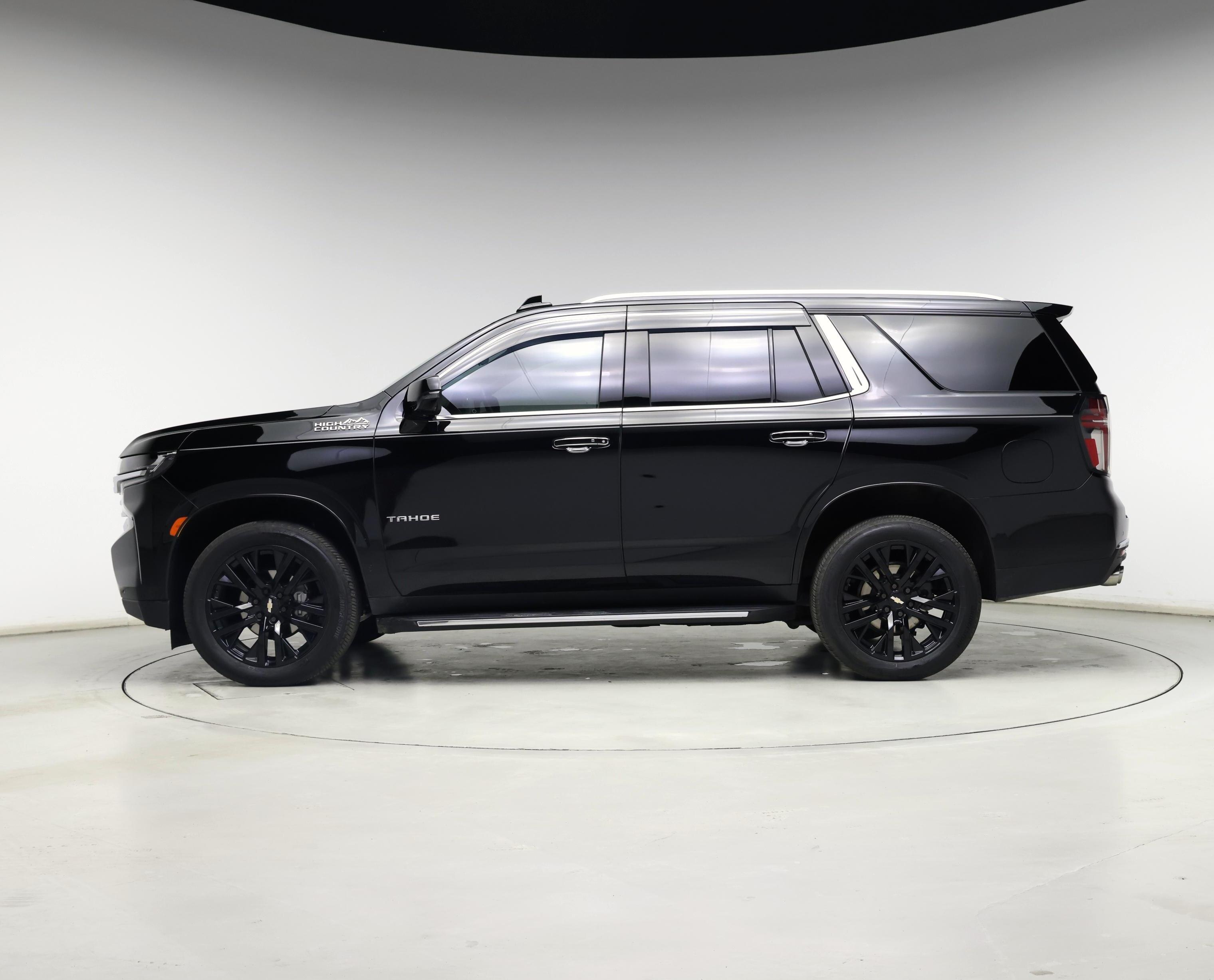 Thumbnail: 2021 Chevrolet Tahoe - 3