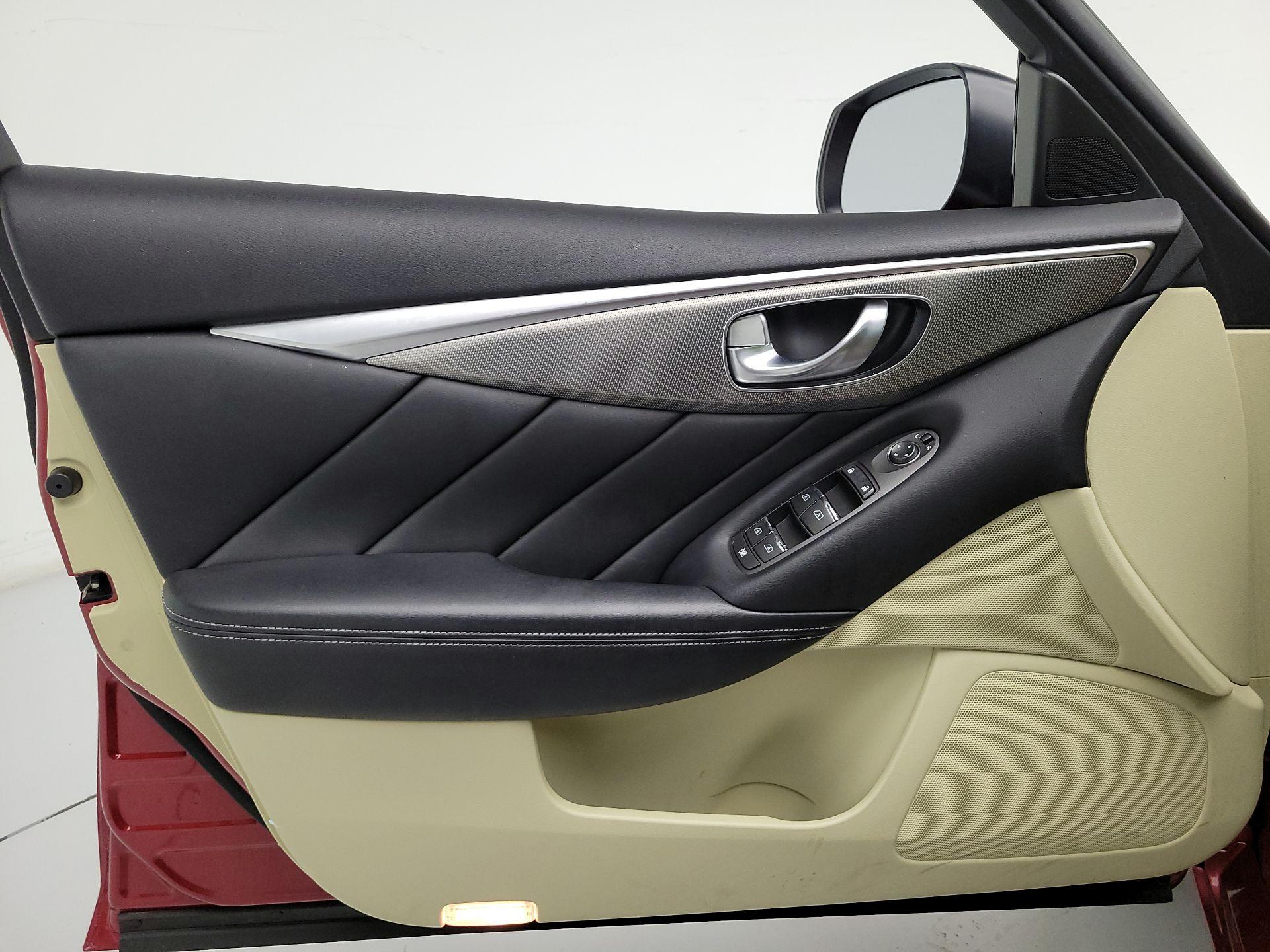 Thumbnail: 2015 INFINITI Q50 - 12