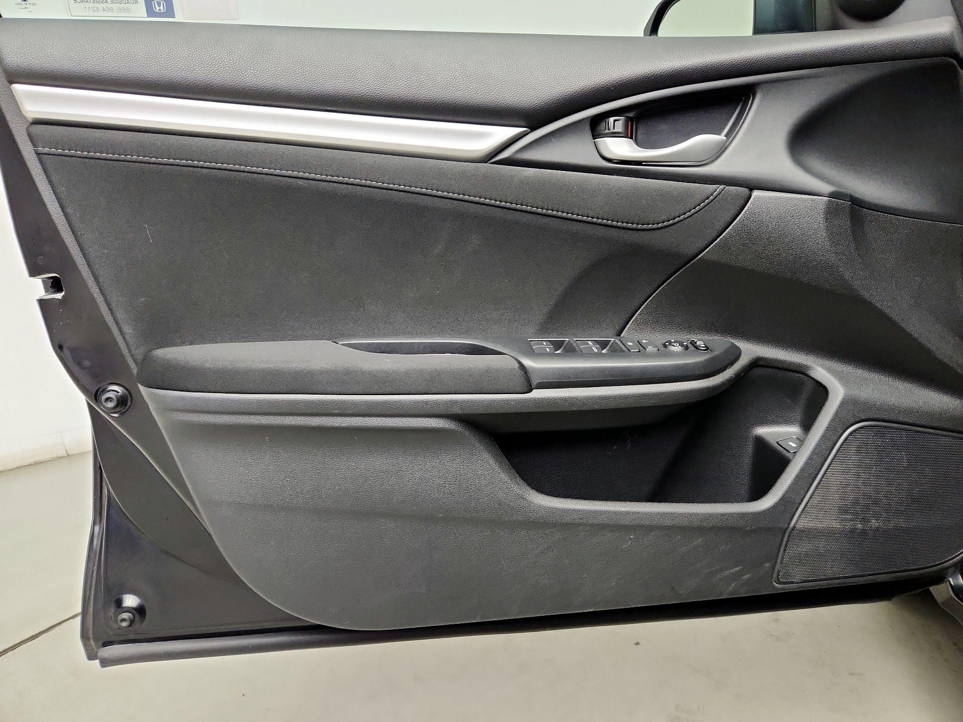 Thumbnail: 2017 Honda Civic - 12