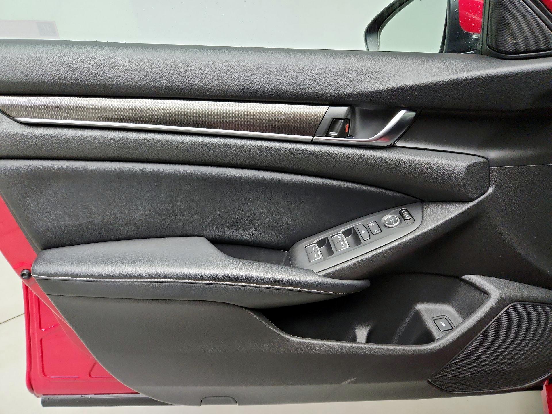 Thumbnail: 2018 Honda Accord - 12