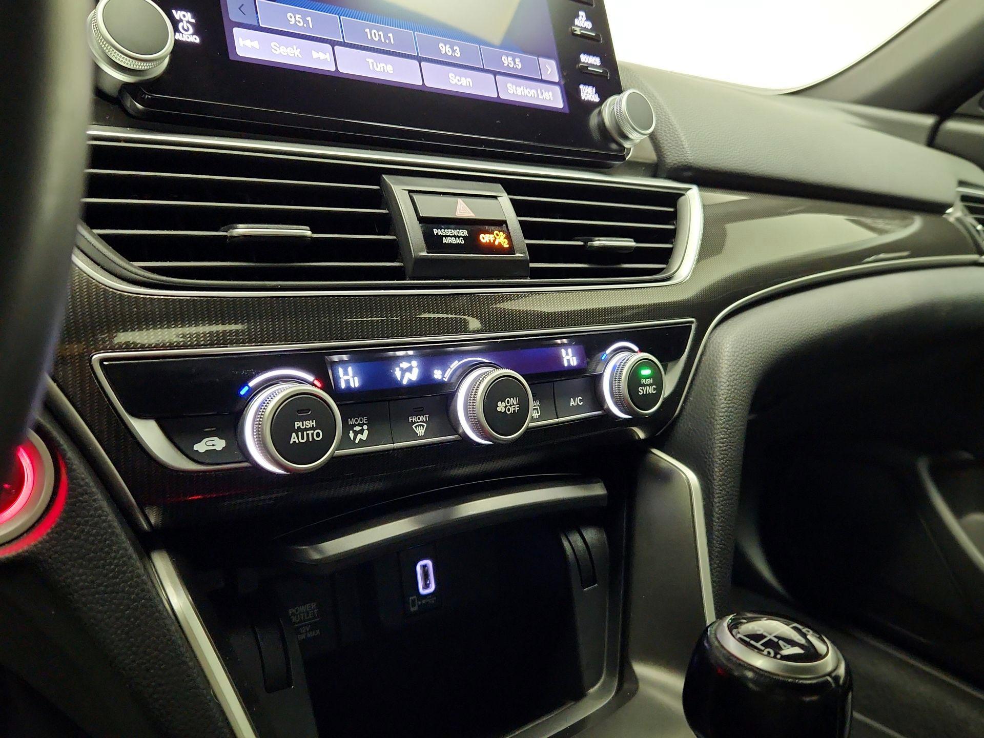 Thumbnail: 2018 Honda Accord - 16