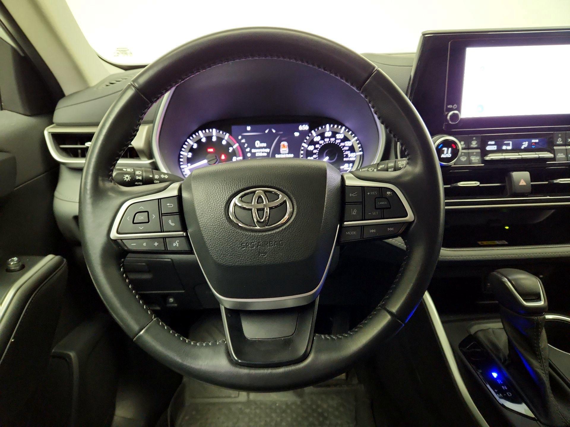 Thumbnail: 2023 Toyota Highlander - 10