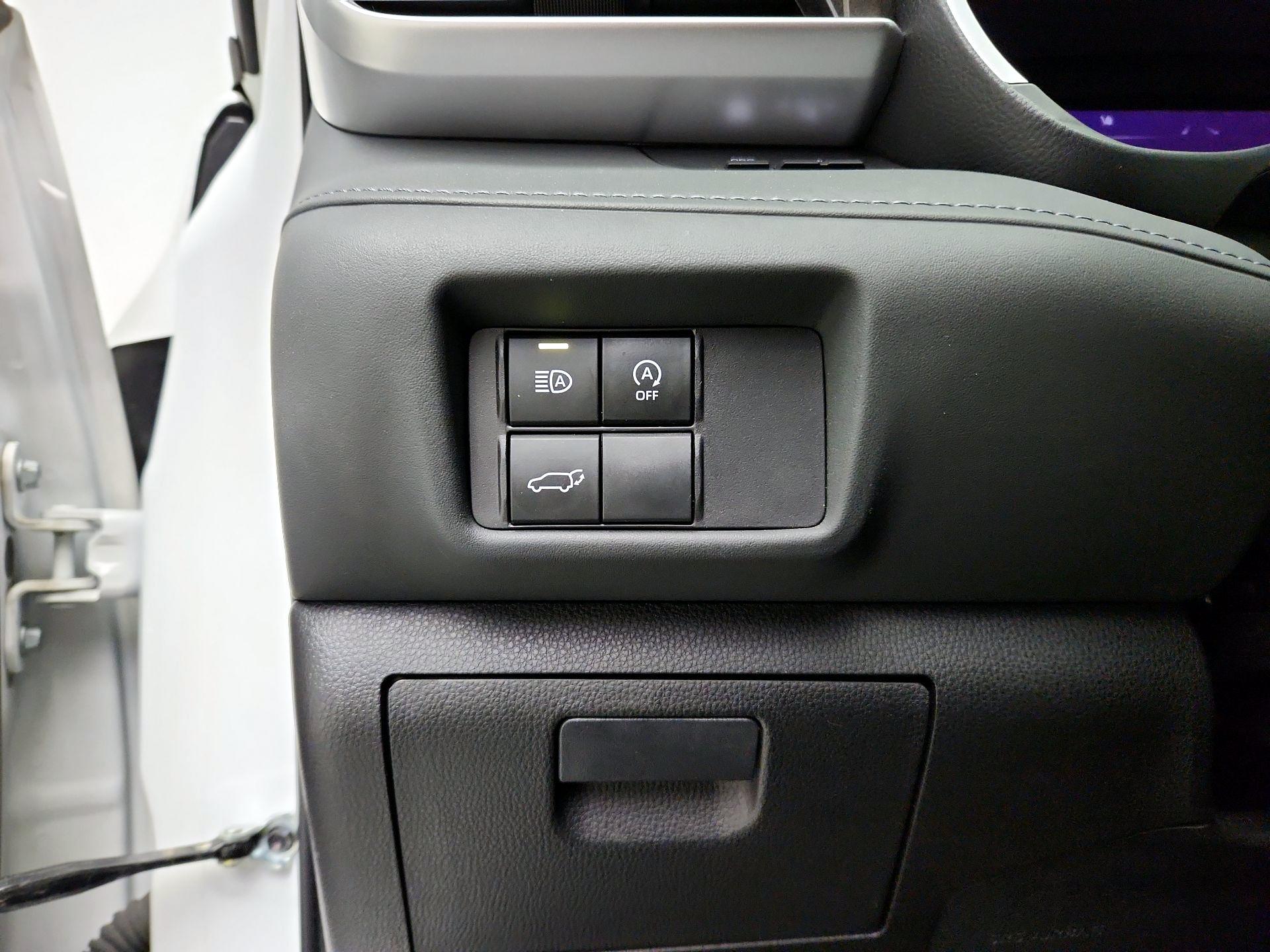 Thumbnail: 2023 Toyota Highlander - 13