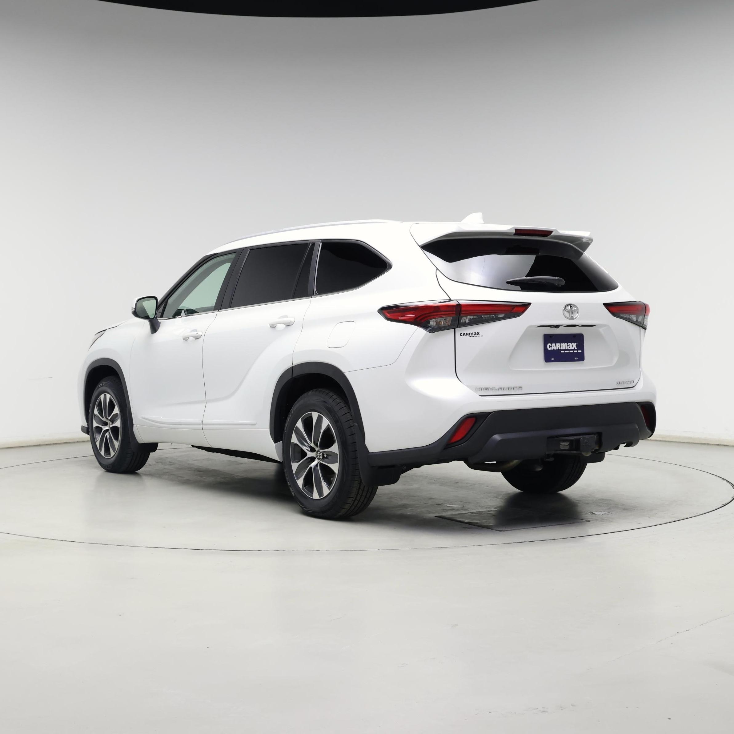 Thumbnail: 2023 Toyota Highlander - 2