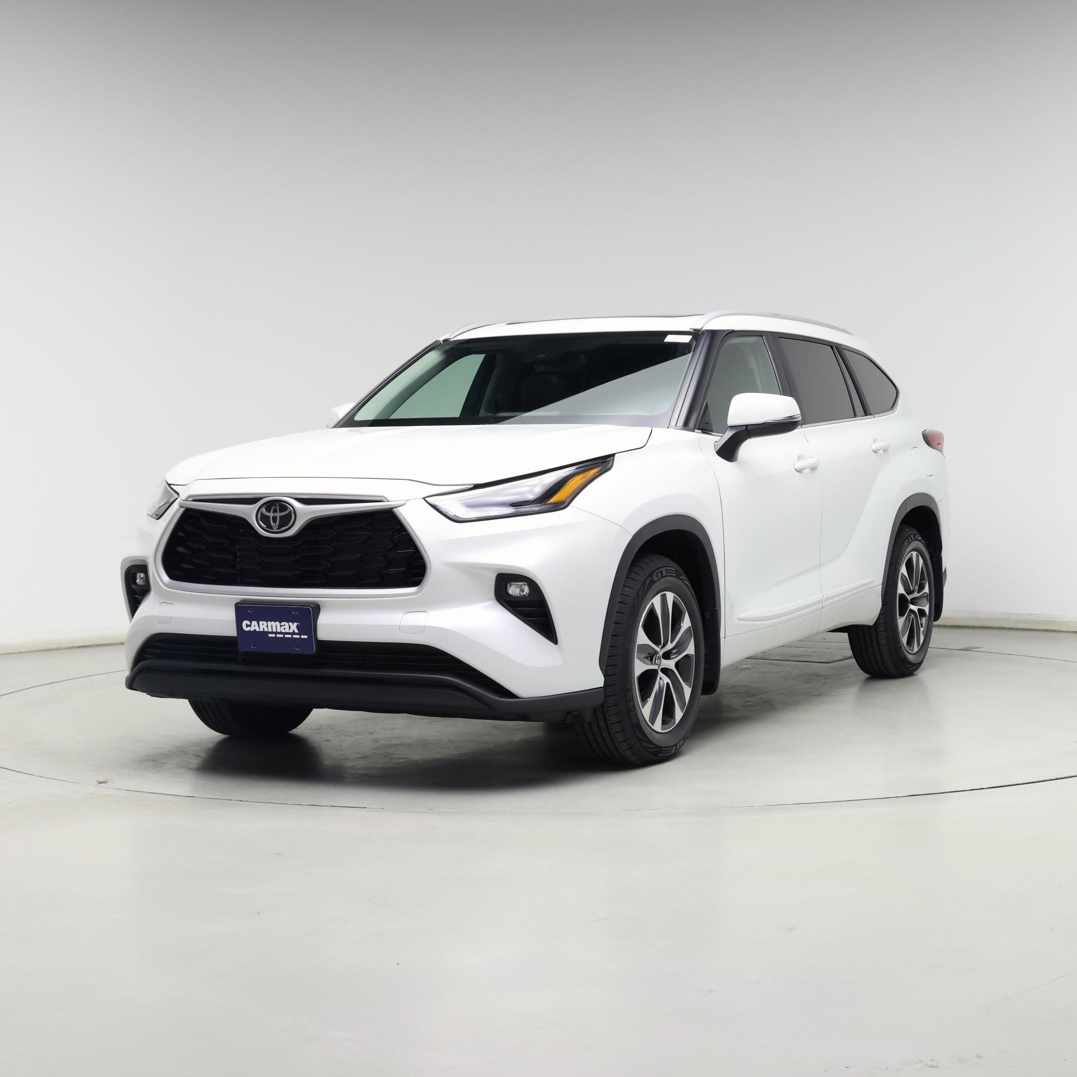 Thumbnail: 2023 Toyota Highlander - 4