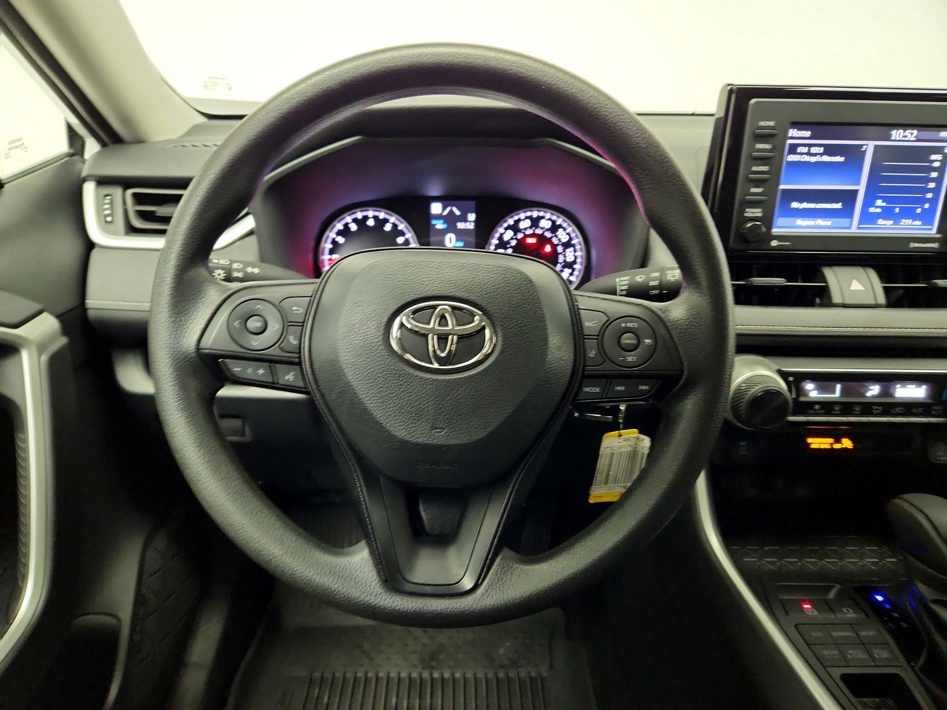 Thumbnail: 2022 Toyota RAV4 - 10