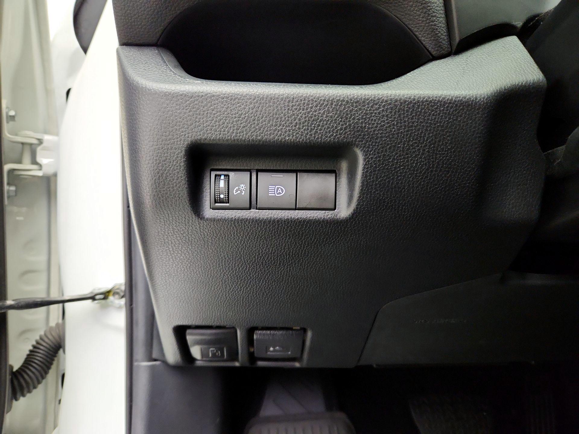 Thumbnail: 2022 Toyota RAV4 - 13