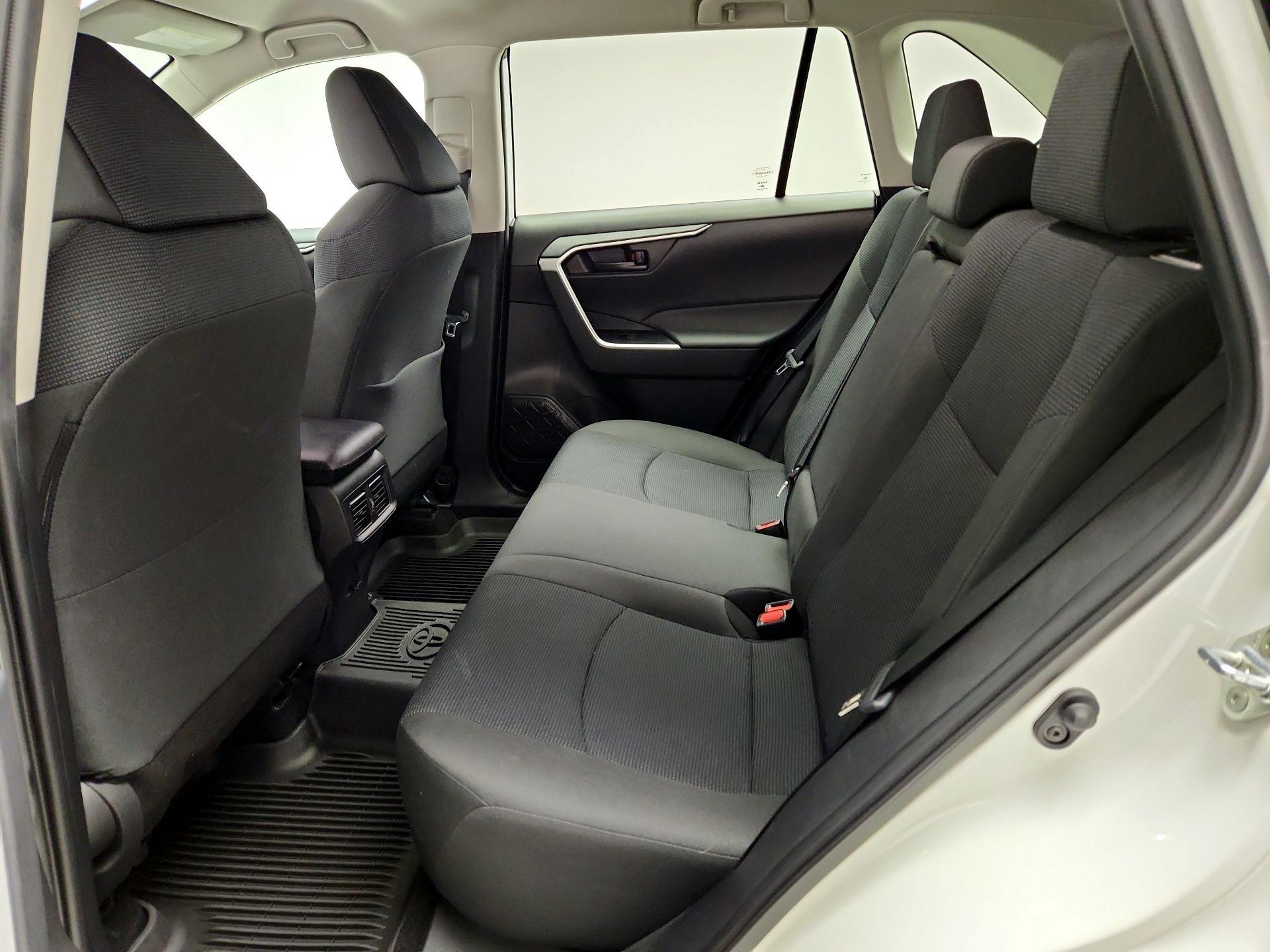 Thumbnail: 2022 Toyota RAV4 - 19