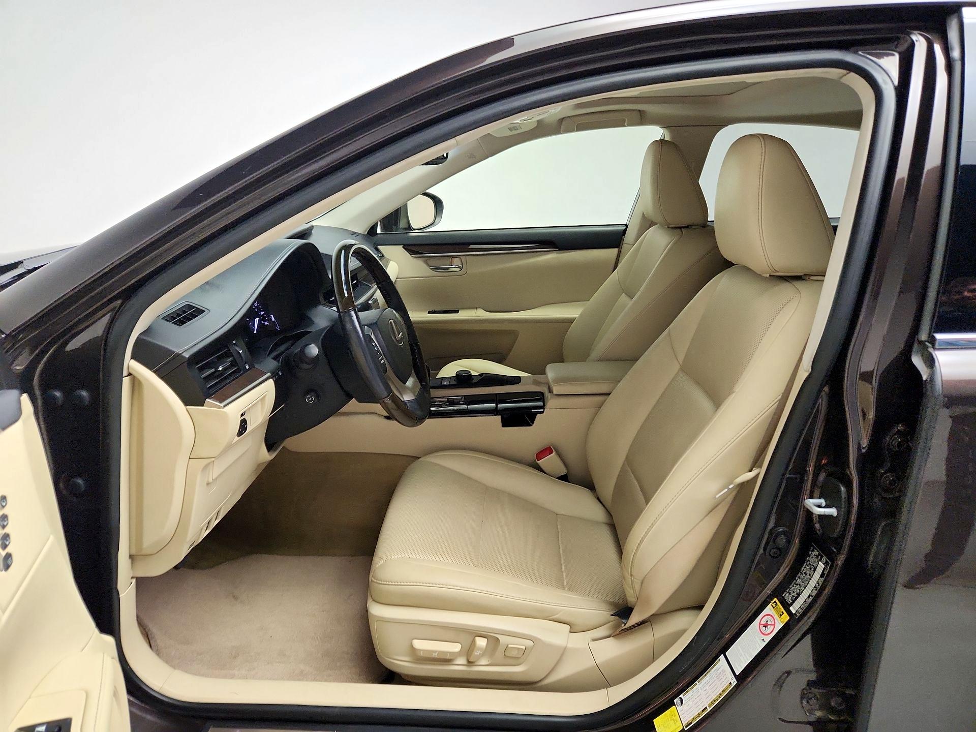 Thumbnail: 2015 Lexus ES - 11