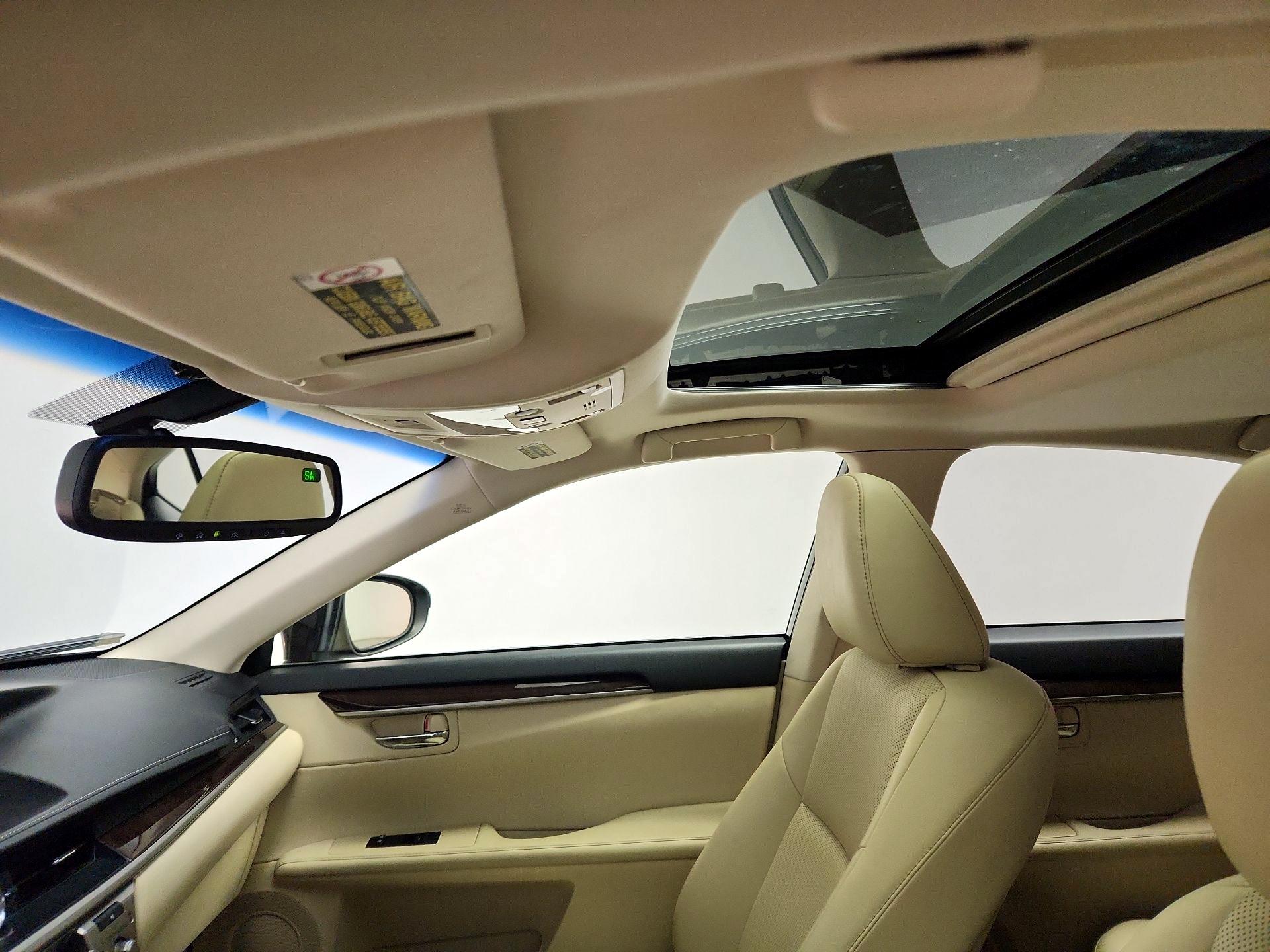 Thumbnail: 2015 Lexus ES - 19