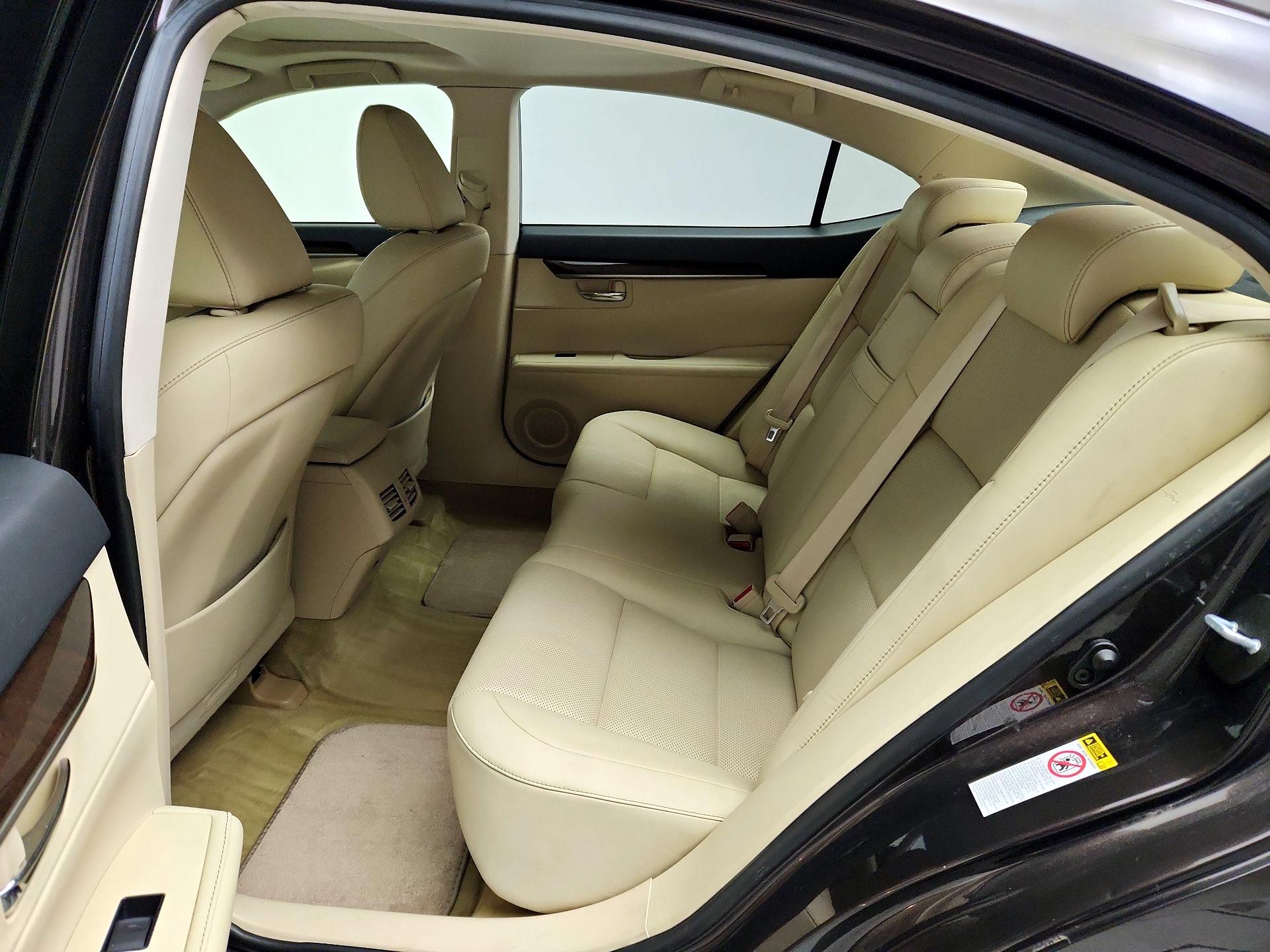 Thumbnail: 2015 Lexus ES - 20