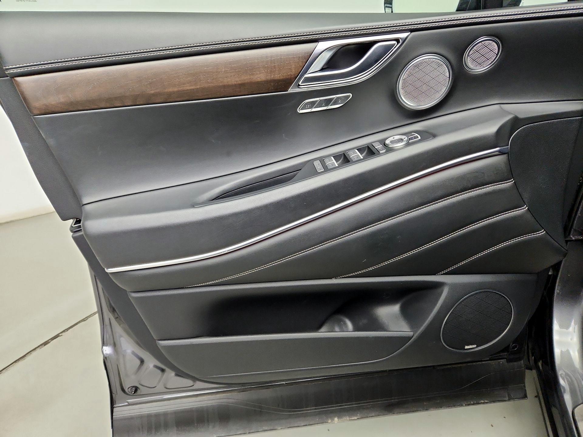 Thumbnail: 2023 Genesis GV80 - 12