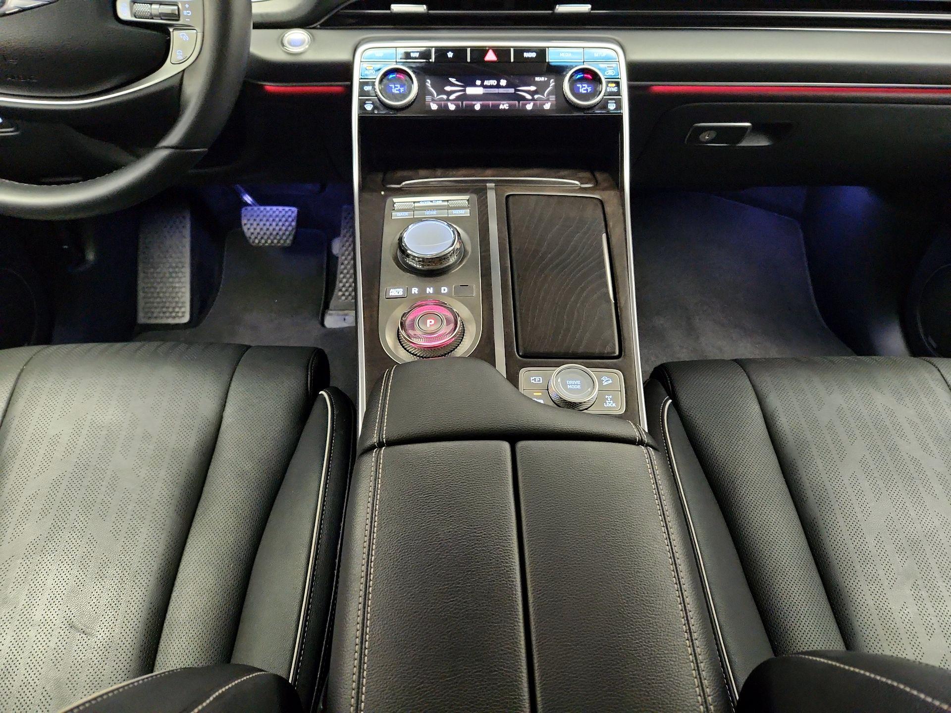 Thumbnail: 2023 Genesis GV80 - 18