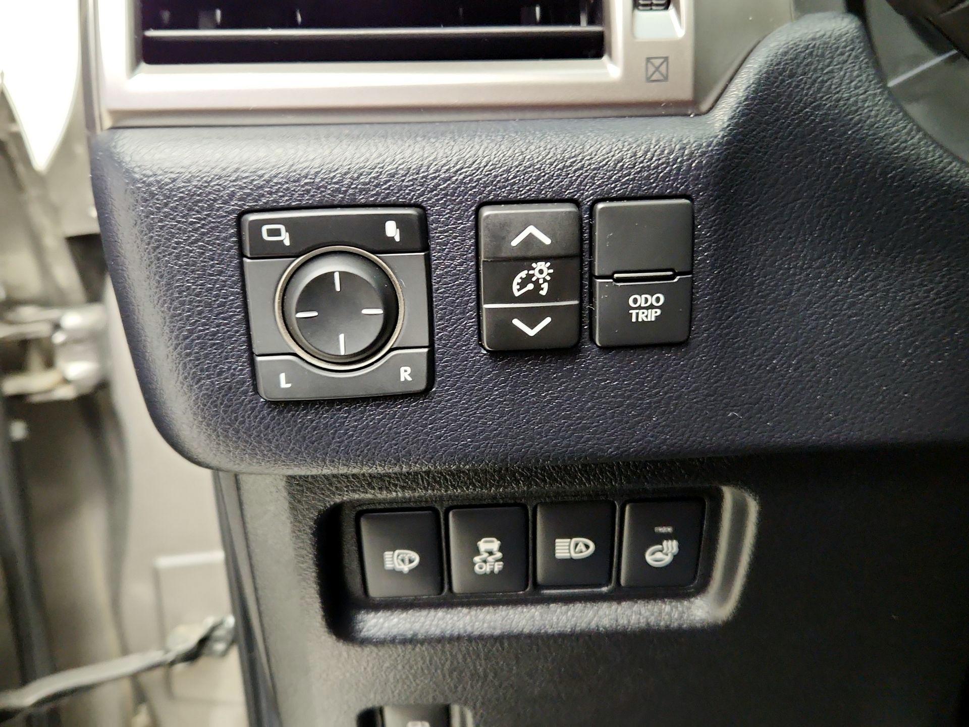 Thumbnail: 2022 Lexus GX - 13