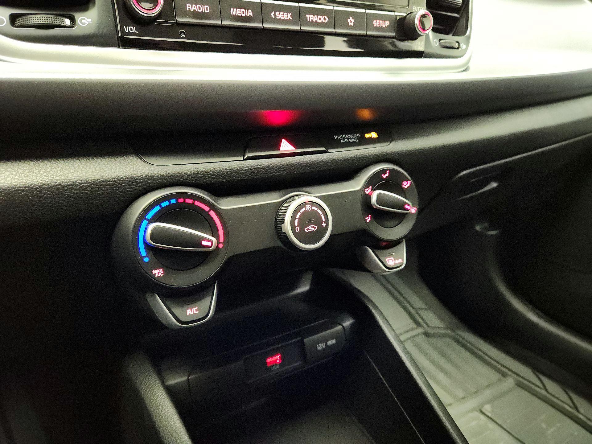 Thumbnail: 2023 Kia Rio - 16