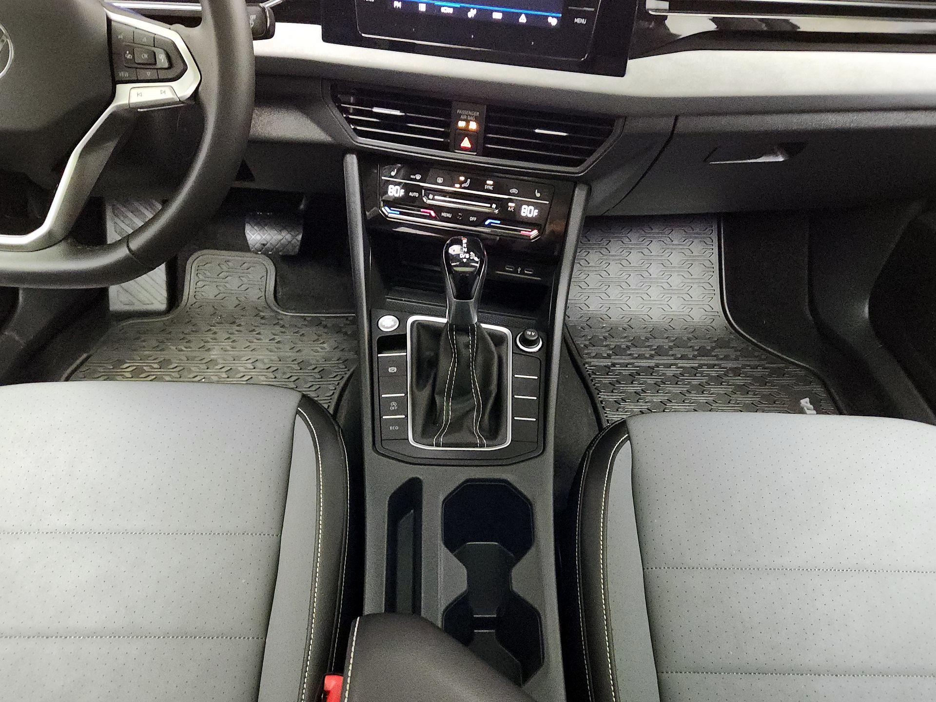 Thumbnail: 2025 Volkswagen Jetta - 17