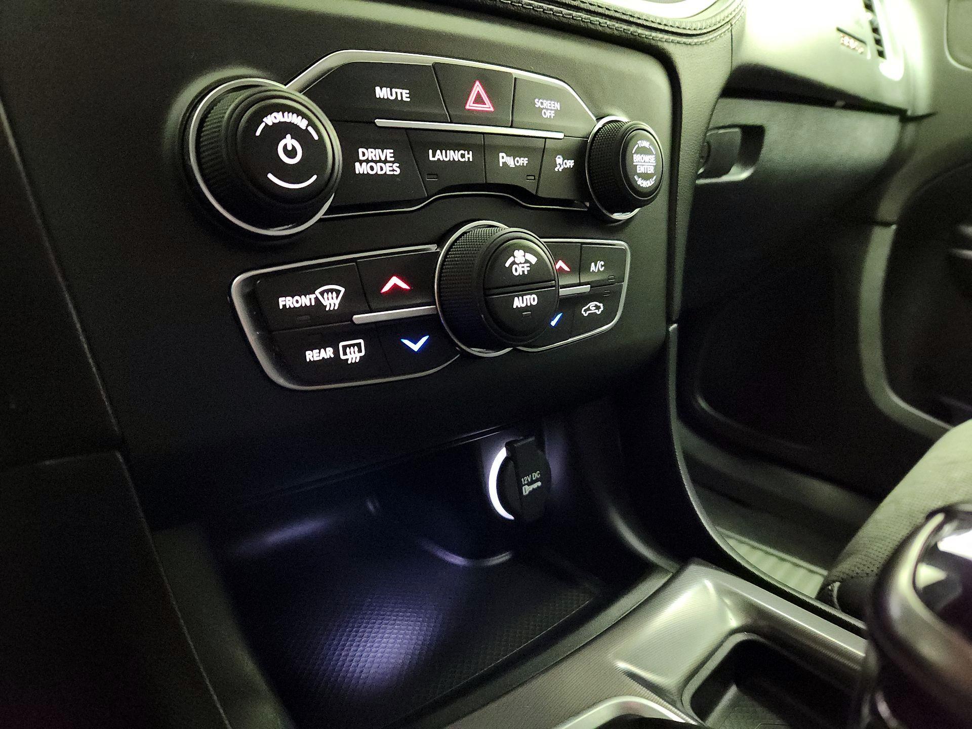 Thumbnail: 2020 Dodge Charger - 16