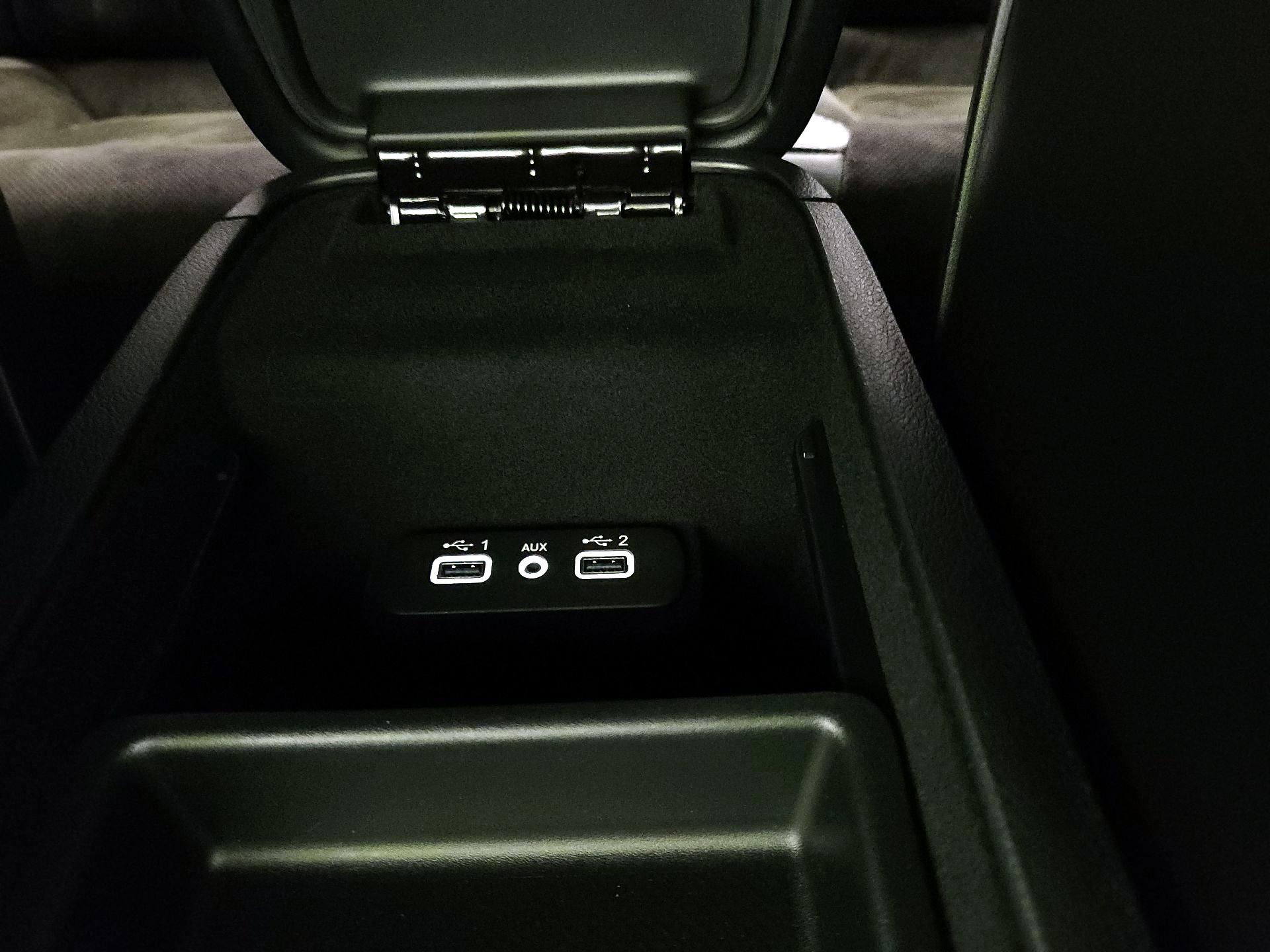 Thumbnail: 2020 Dodge Charger - 18