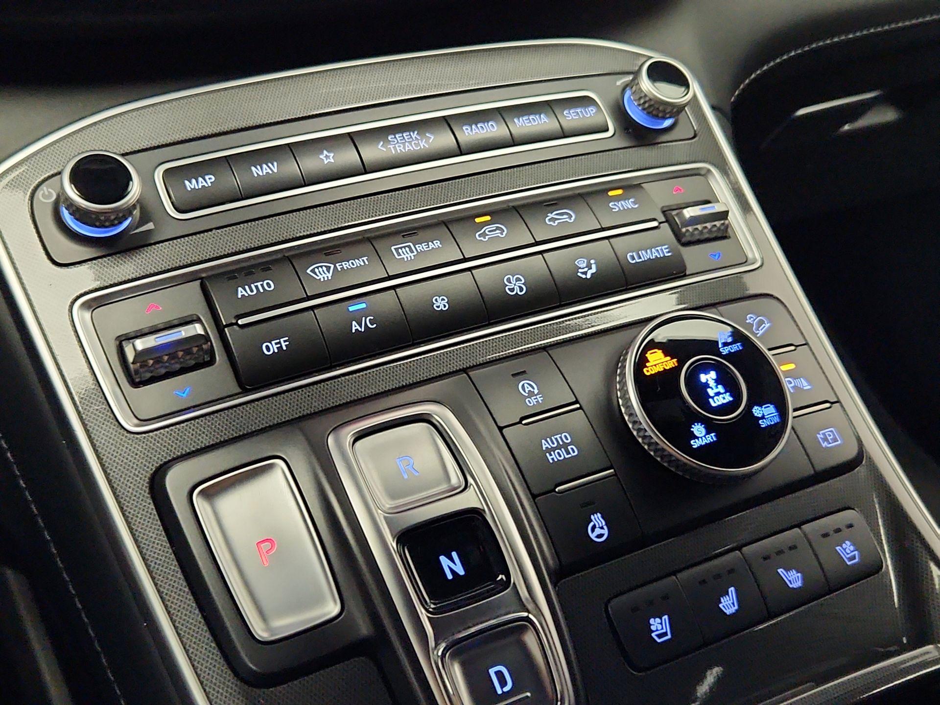 Thumbnail: 2021 Hyundai Santa Fe - 17