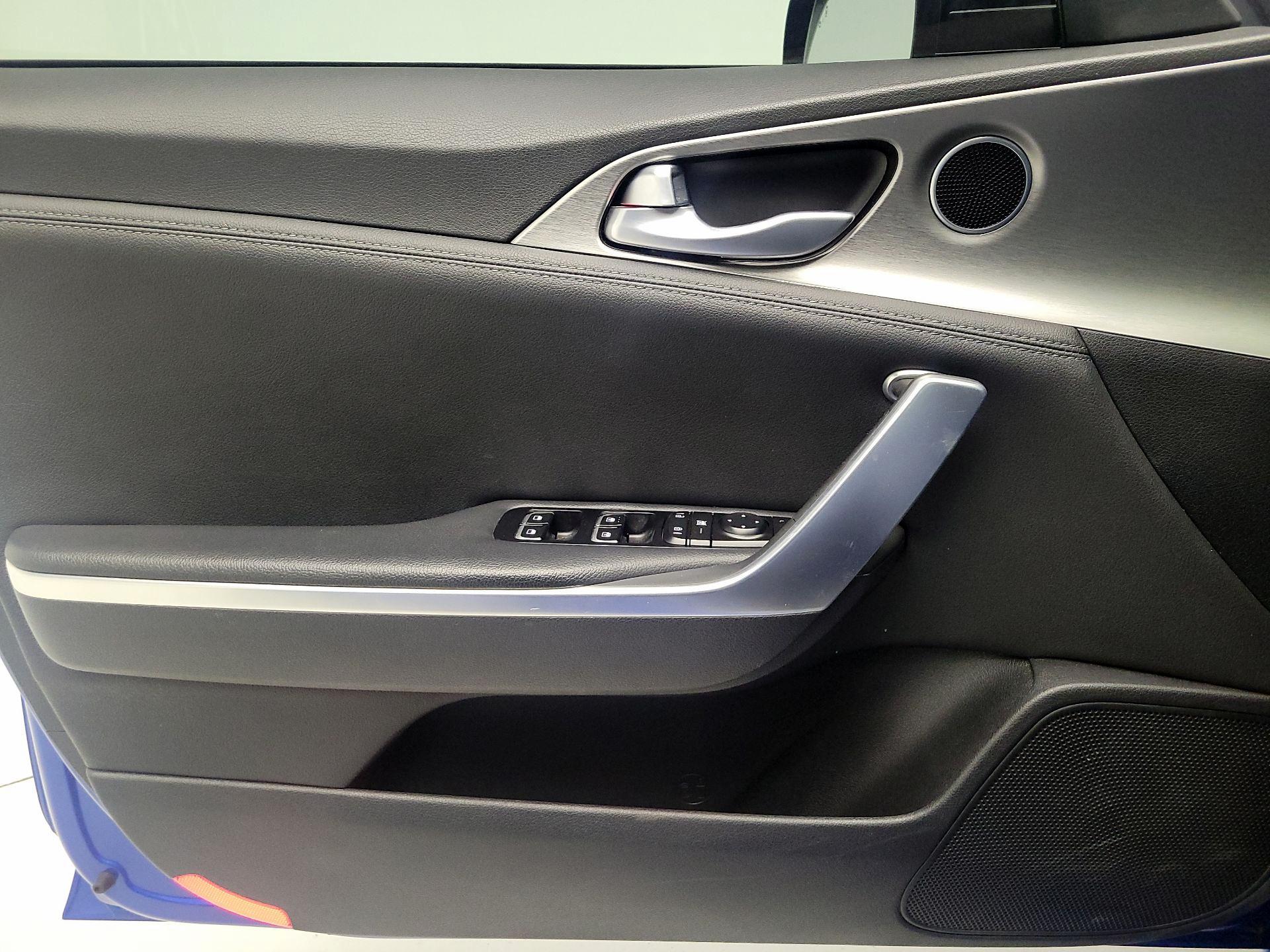 Thumbnail: 2019 Kia Stinger - 12