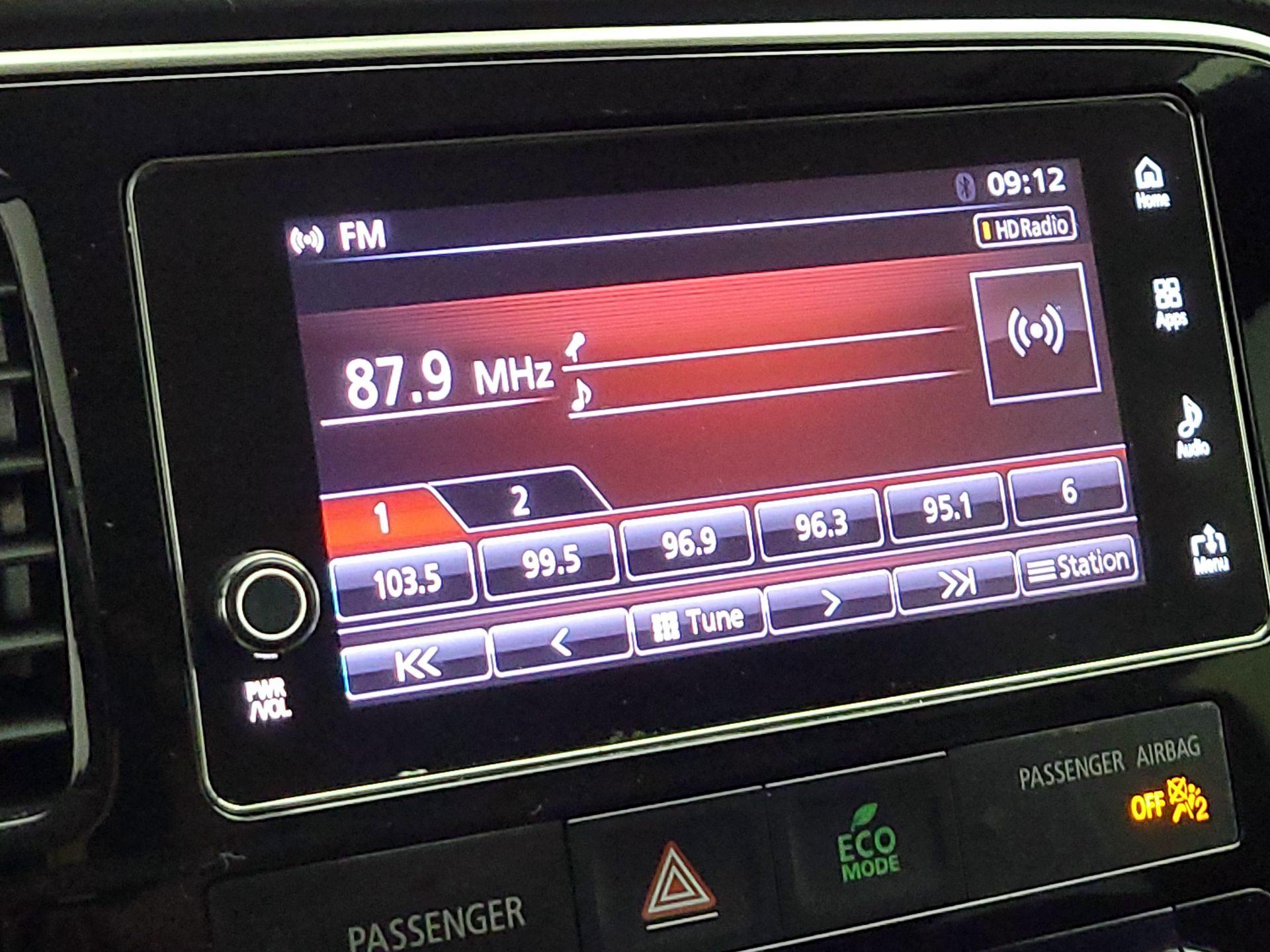 Thumbnail: 2017 Mitsubishi Outlander - 14