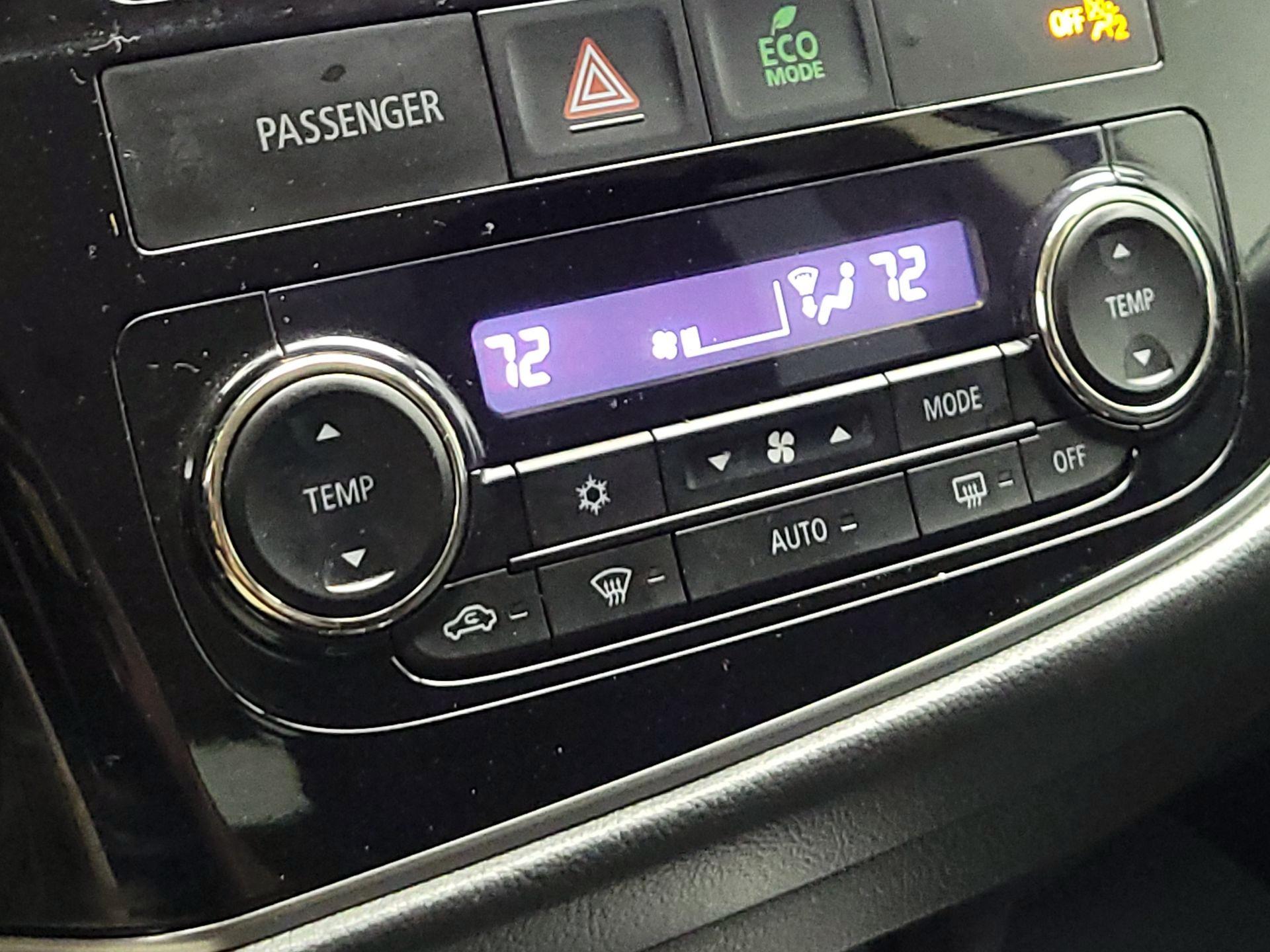 Thumbnail: 2017 Mitsubishi Outlander - 15