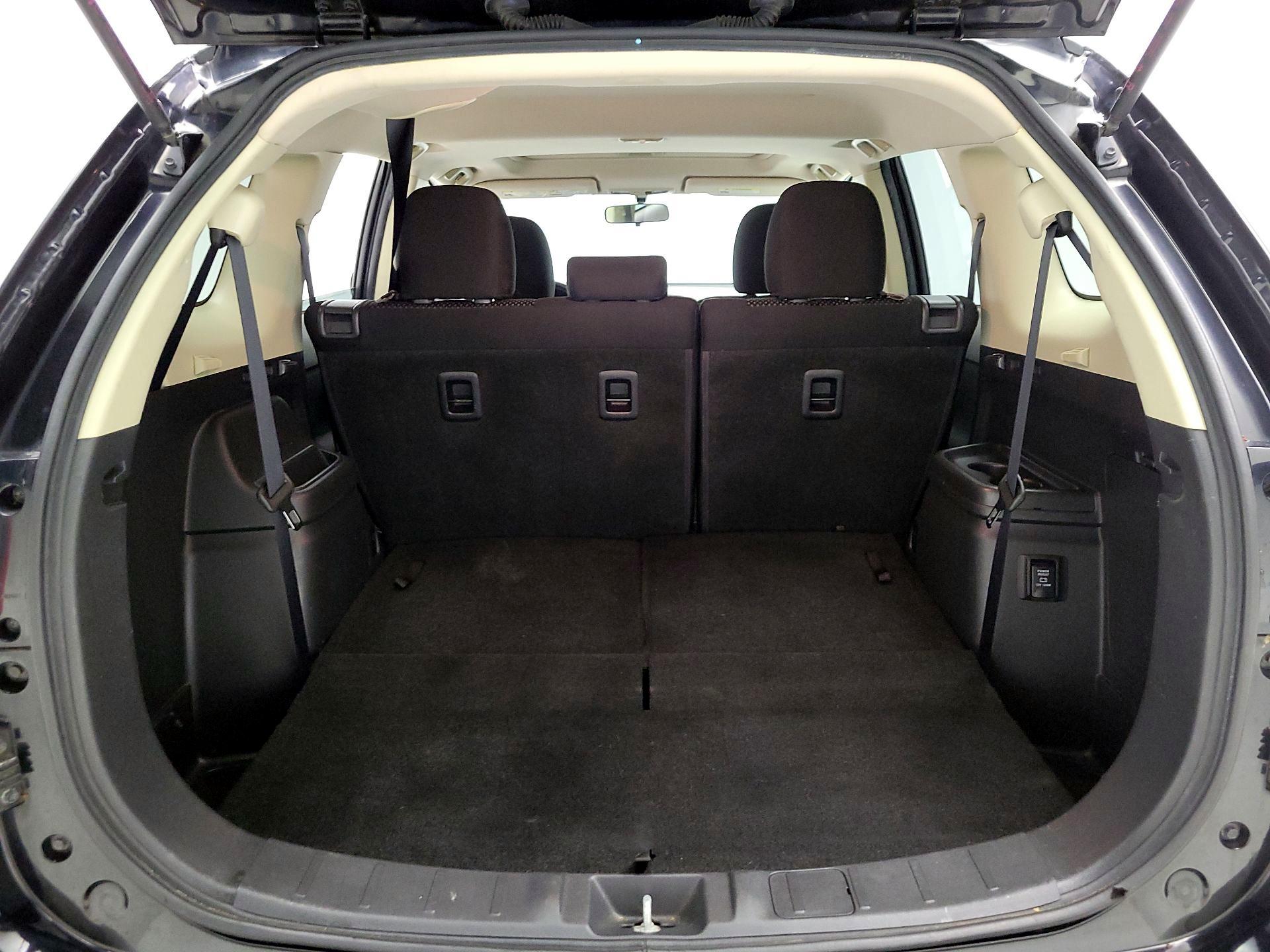 Thumbnail: 2017 Mitsubishi Outlander - 18