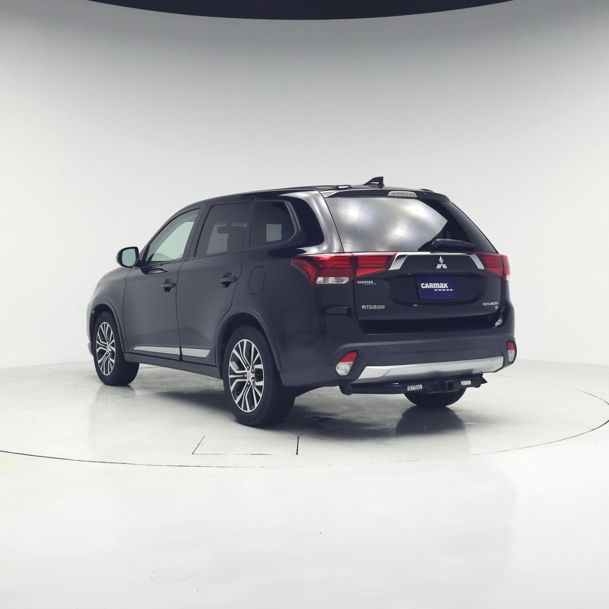 Thumbnail: 2017 Mitsubishi Outlander - 2