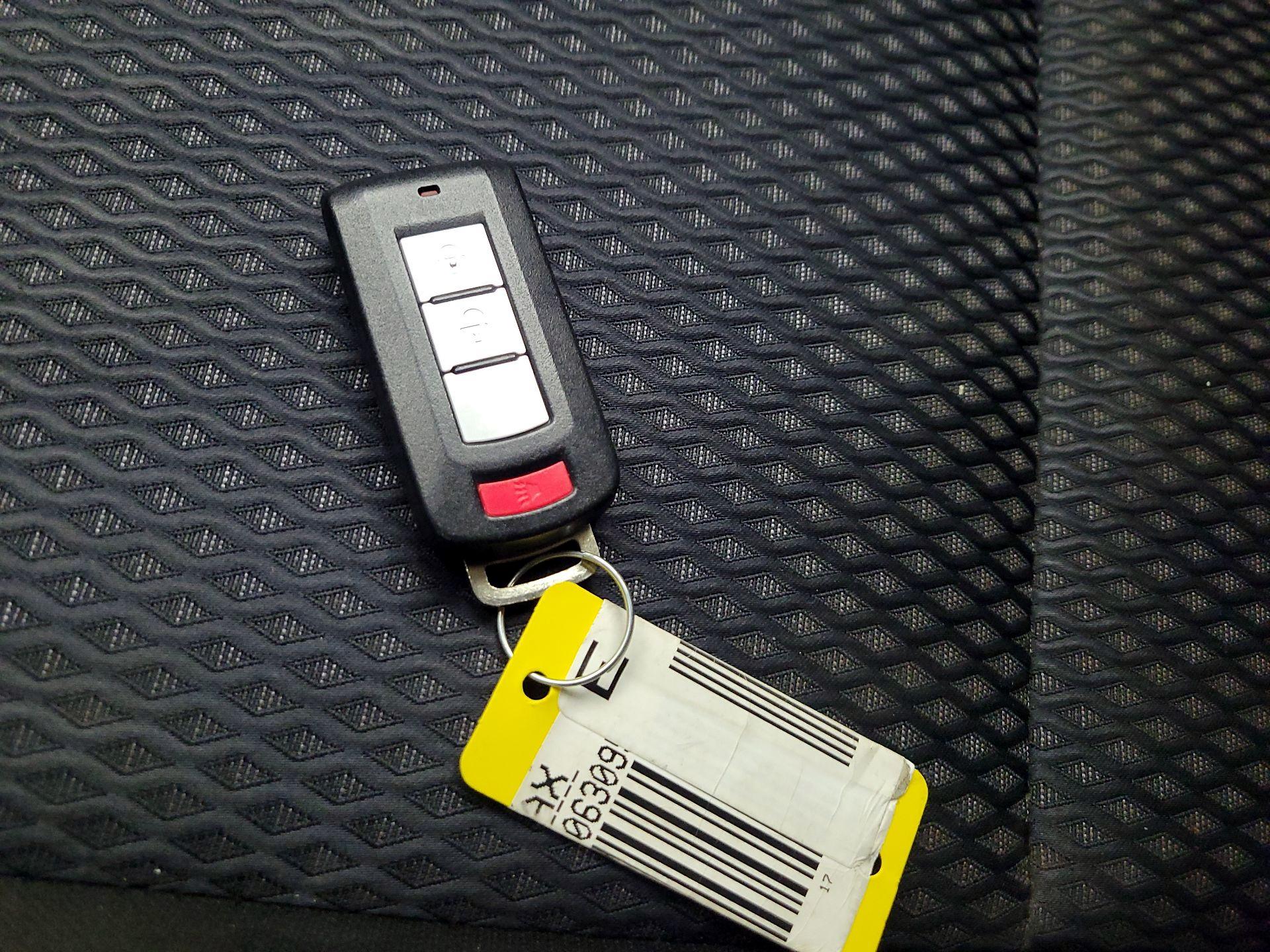 Thumbnail: 2017 Mitsubishi Outlander - 20