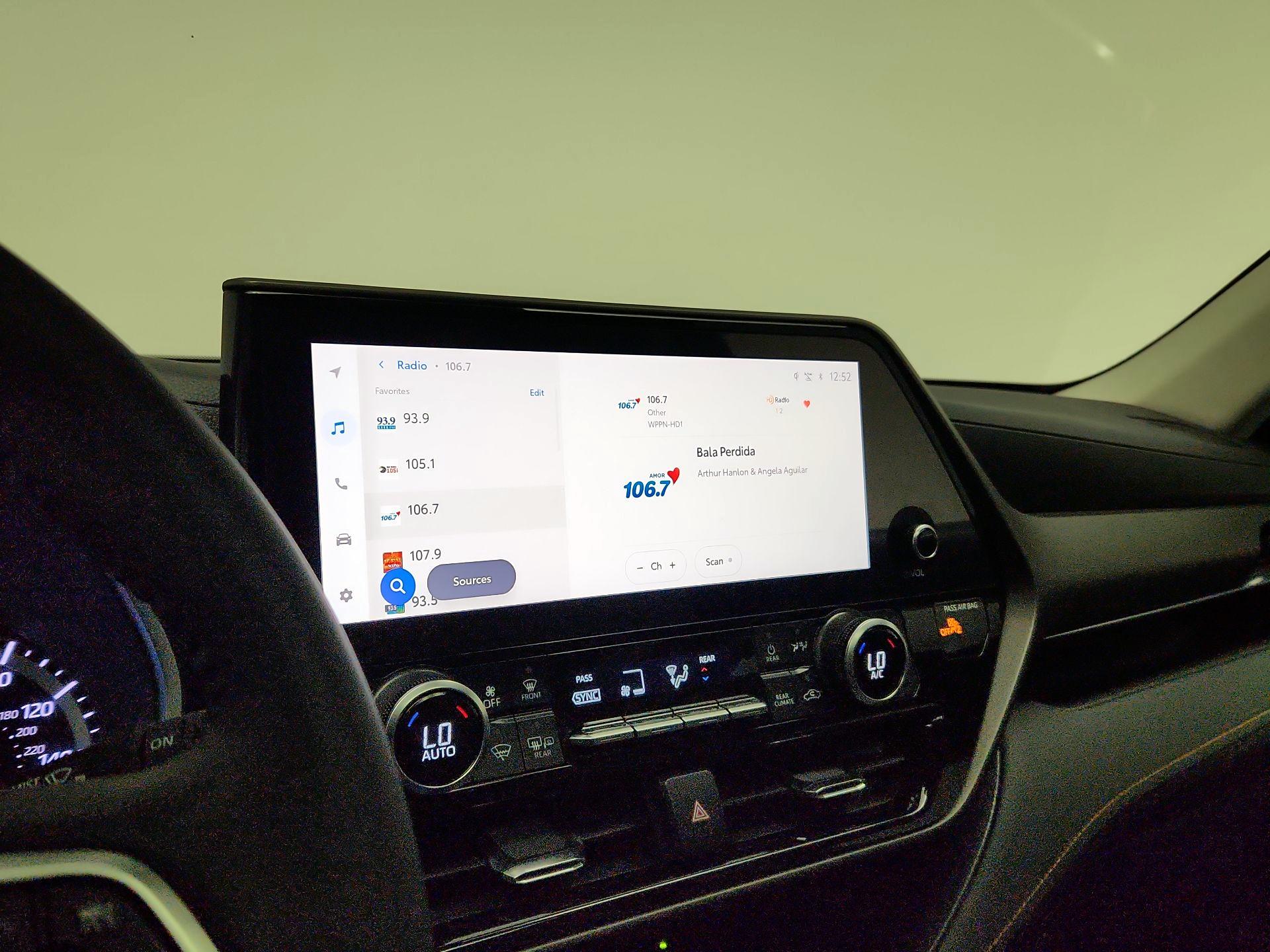 Thumbnail: 2023 Toyota Highlander - 15