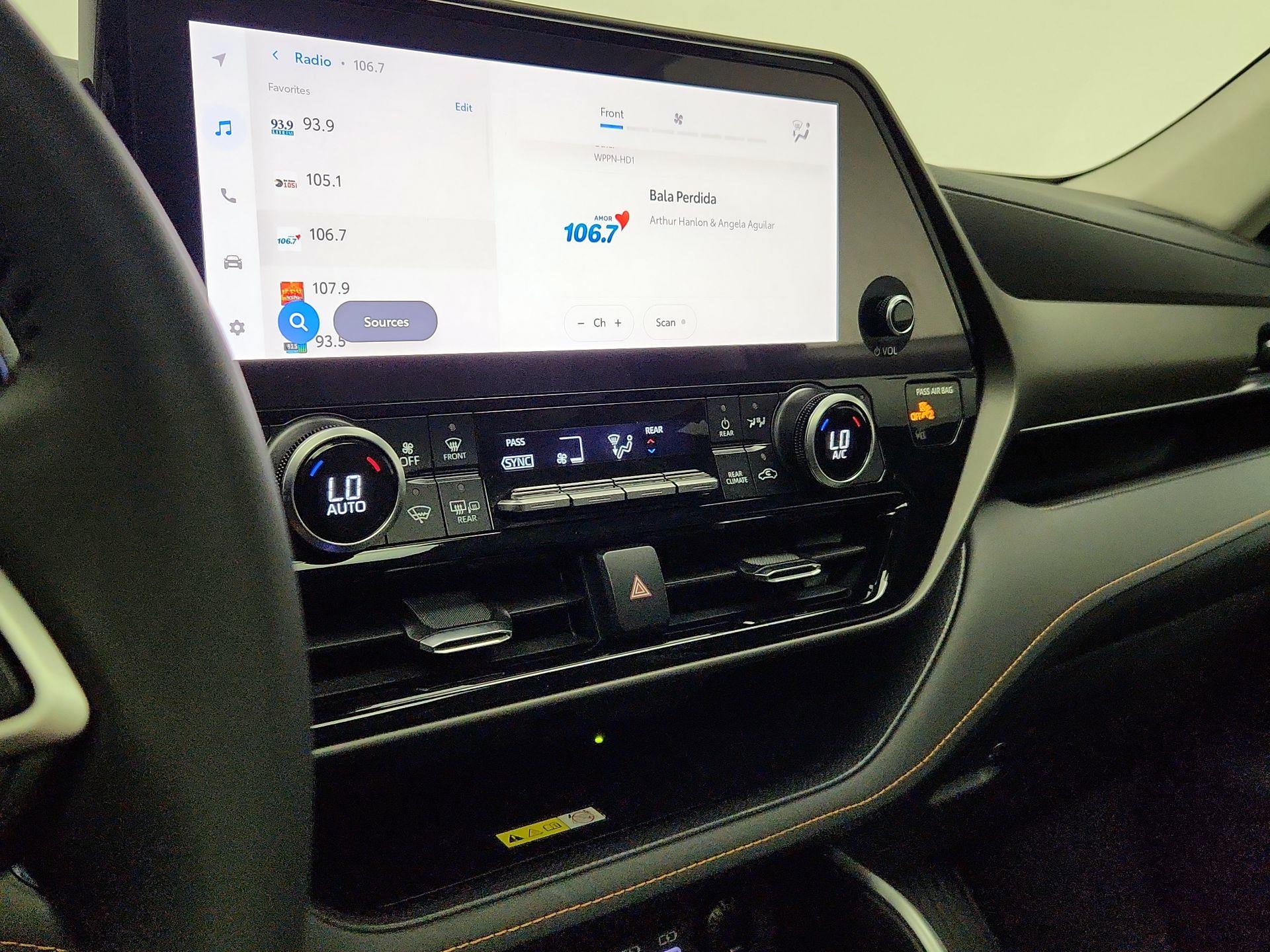 Thumbnail: 2023 Toyota Highlander - 16