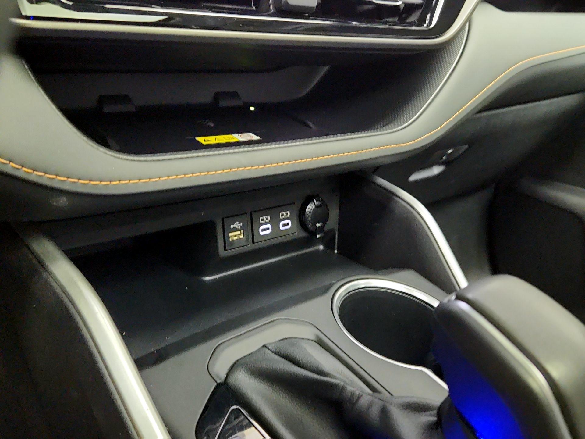 Thumbnail: 2023 Toyota Highlander - 18