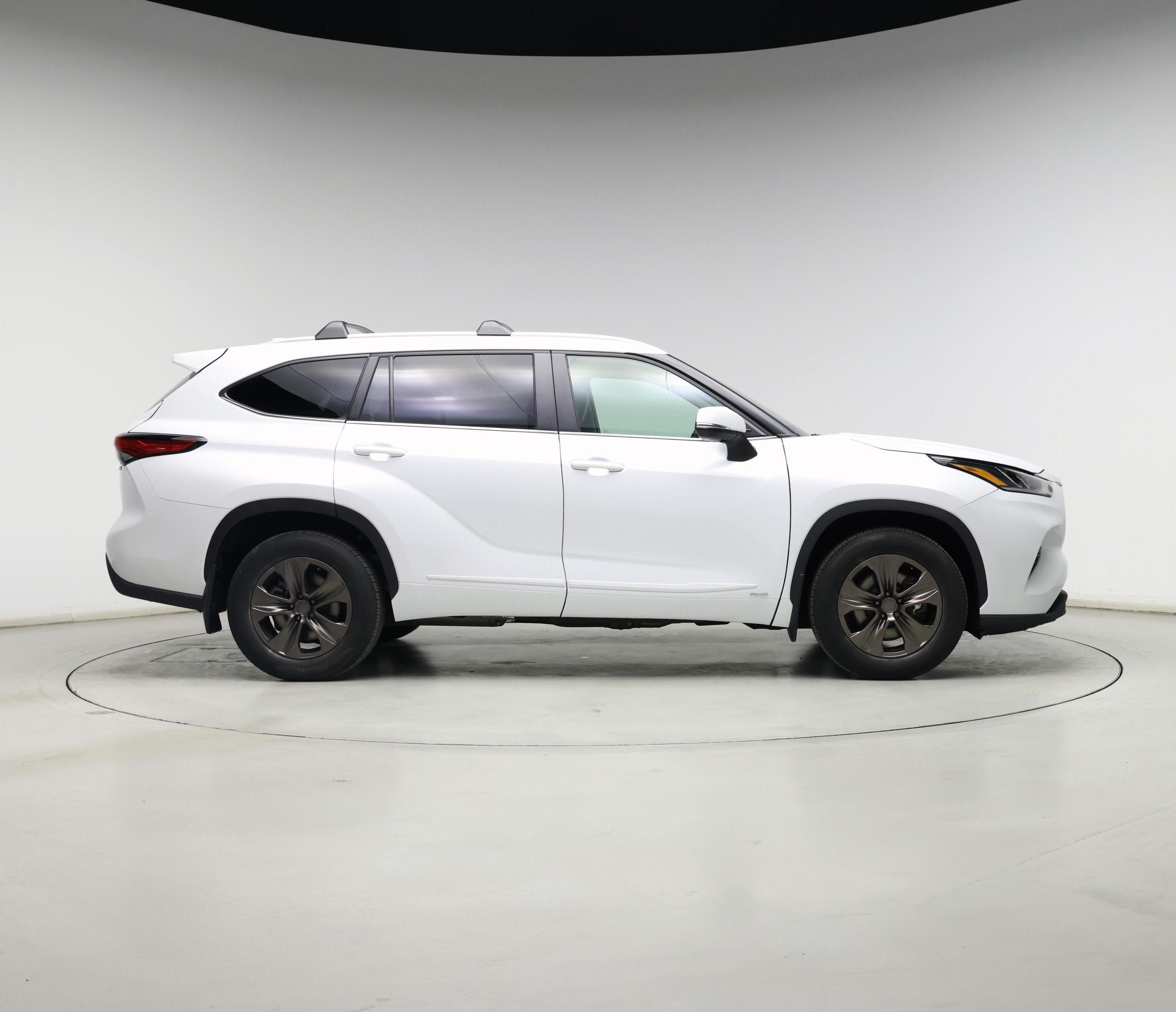 Thumbnail: 2023 Toyota Highlander - 7