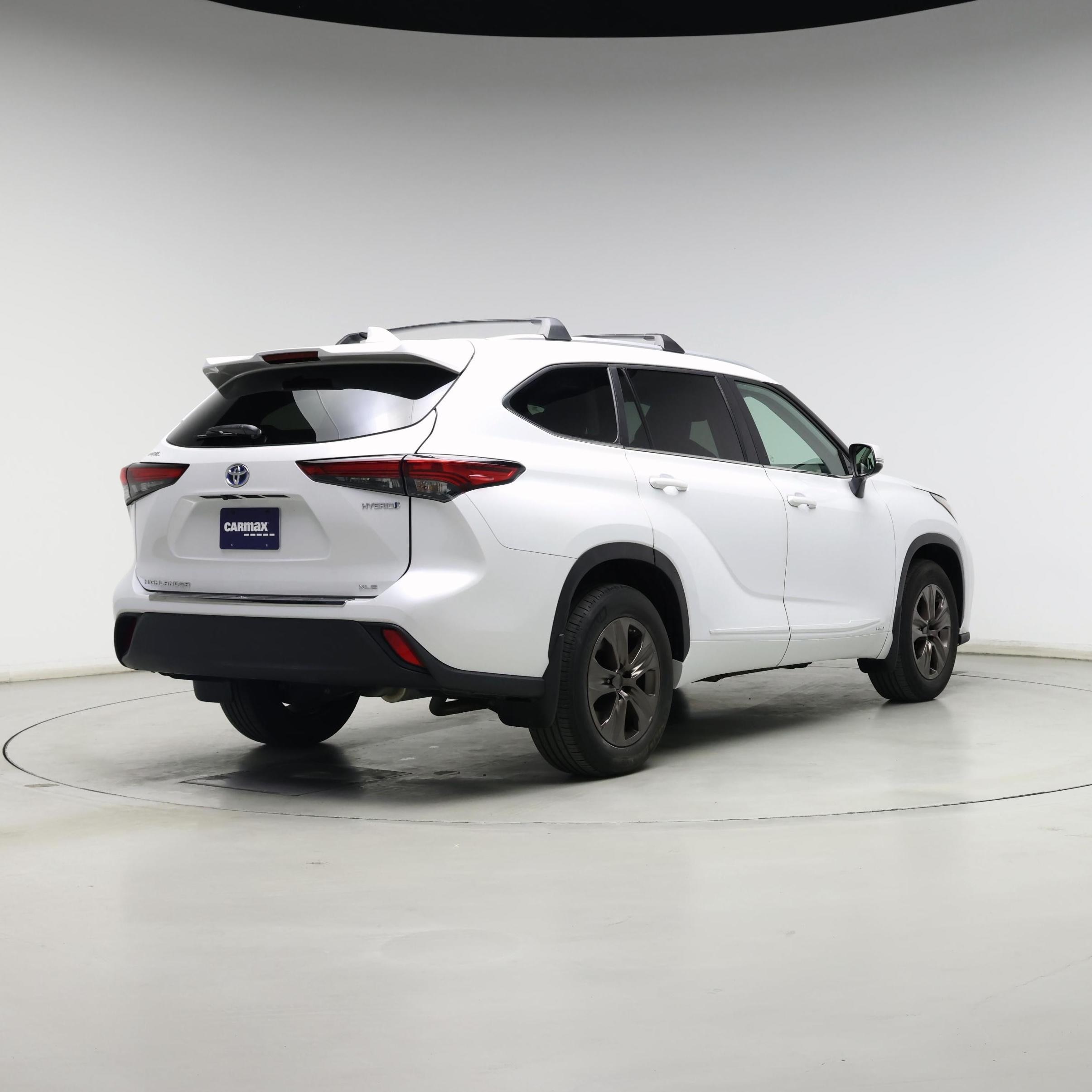 Thumbnail: 2023 Toyota Highlander - 8