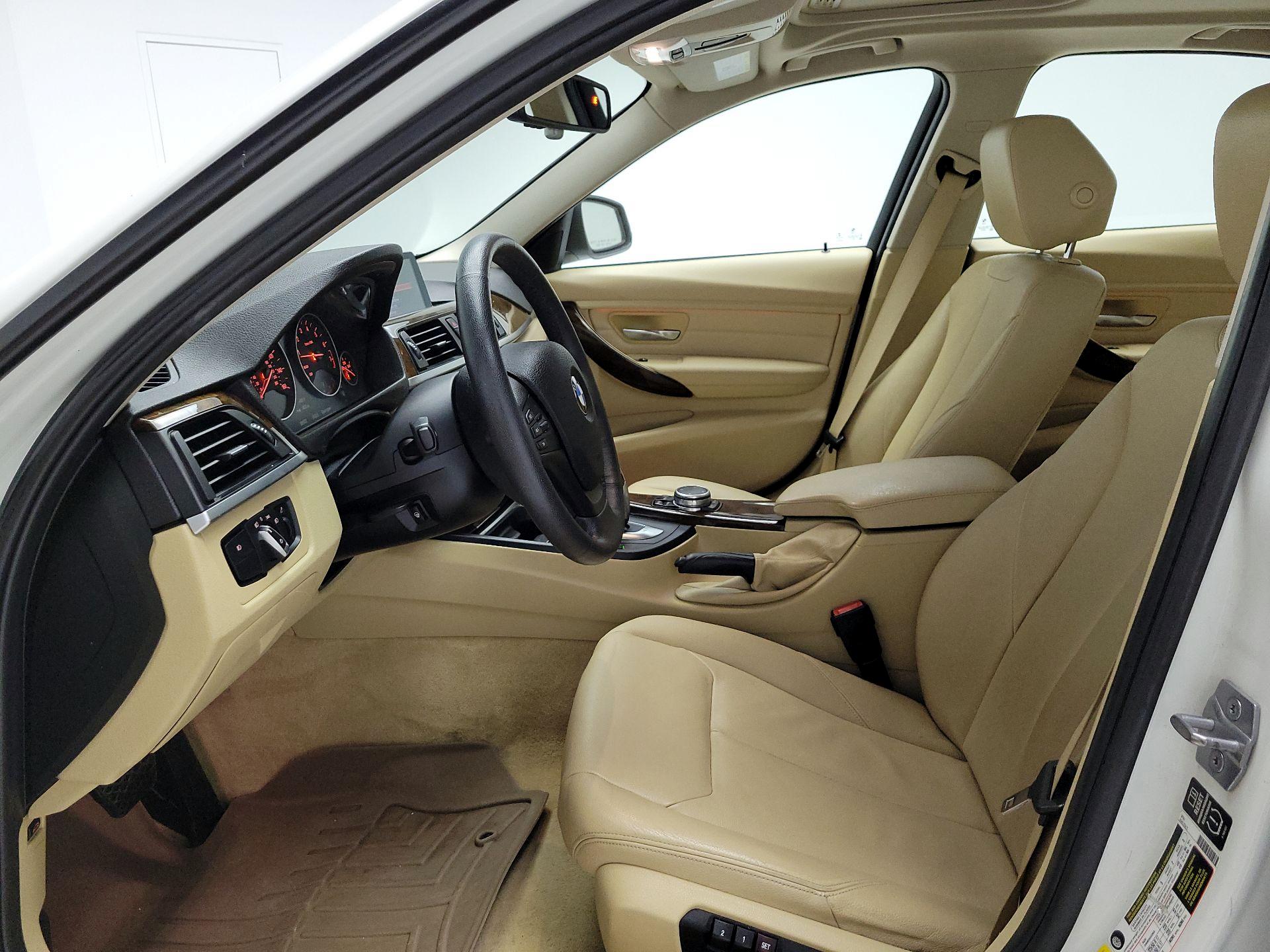 Thumbnail: 2015 BMW 3 Series - 11