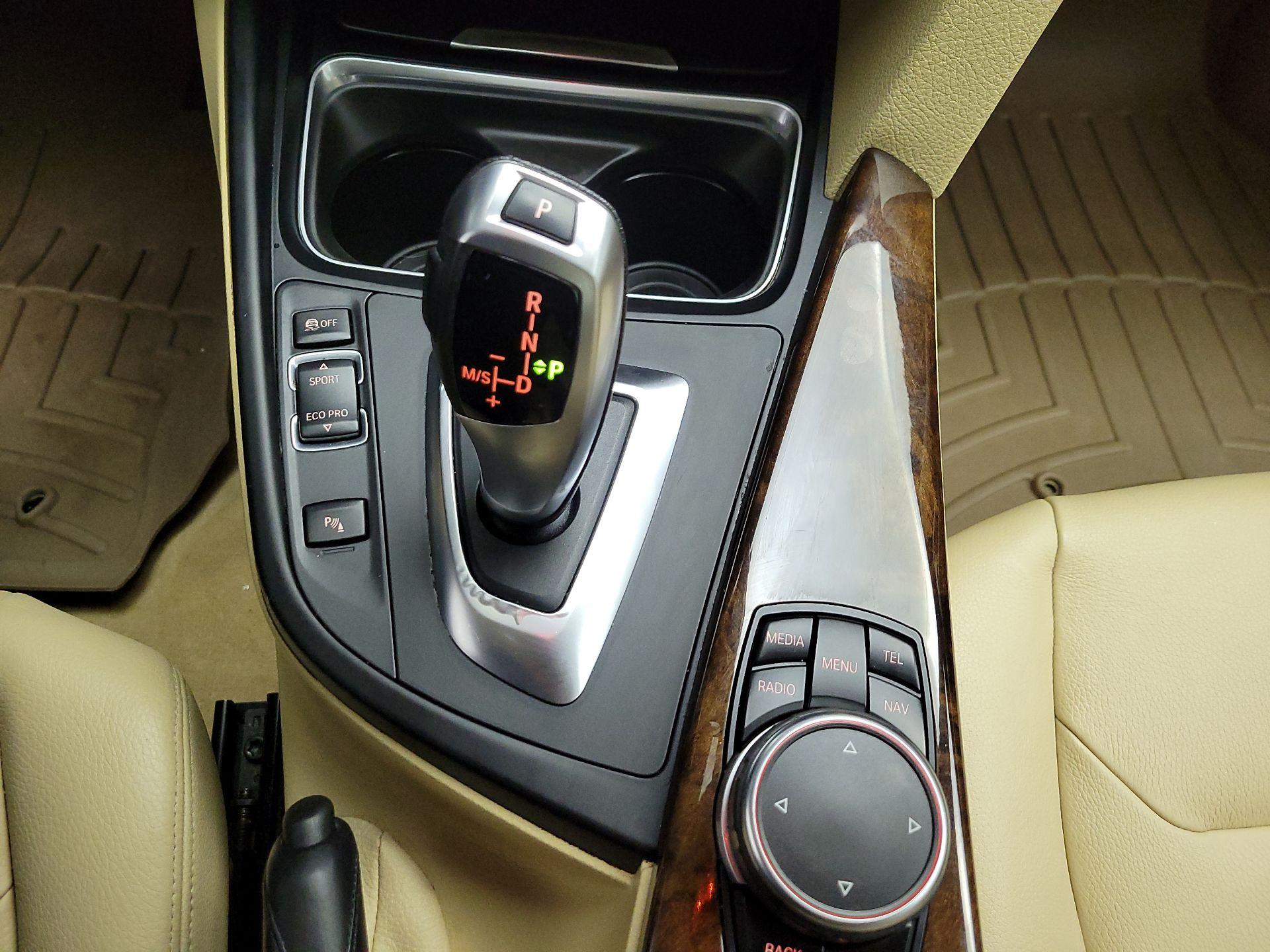 Thumbnail: 2015 BMW 3 Series - 17