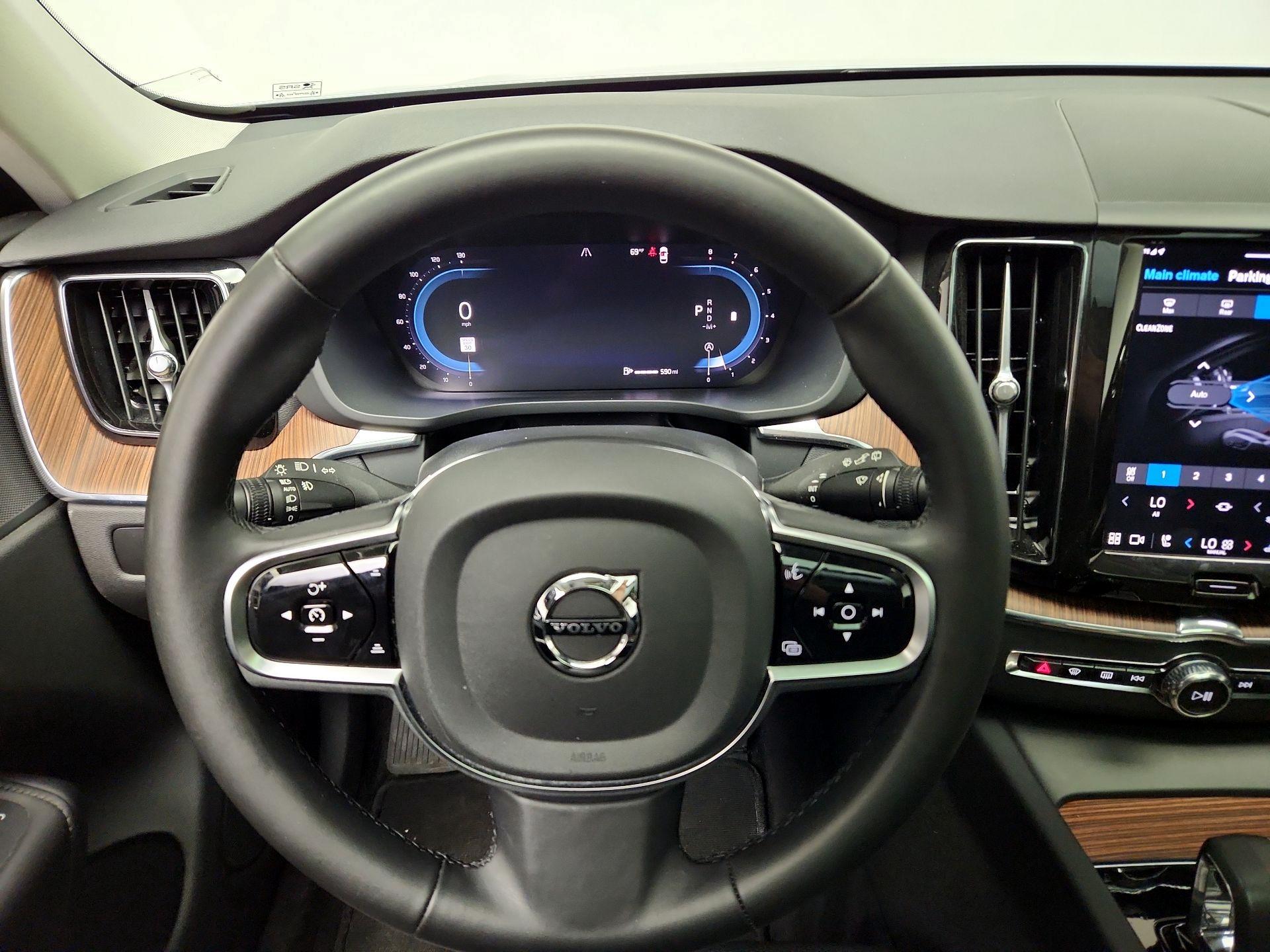 Thumbnail: 2024 Volvo XC60 - 10