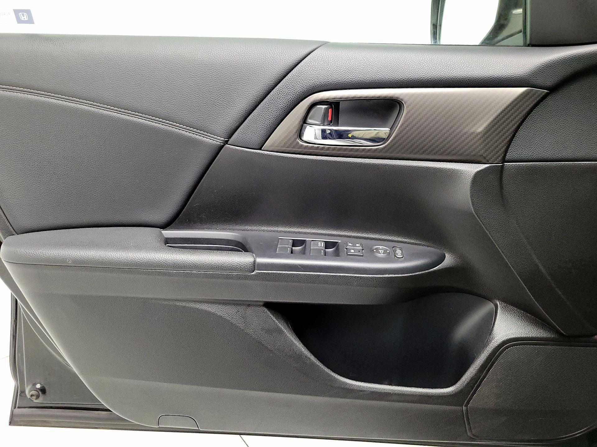 Thumbnail: 2017 Honda Accord - 12