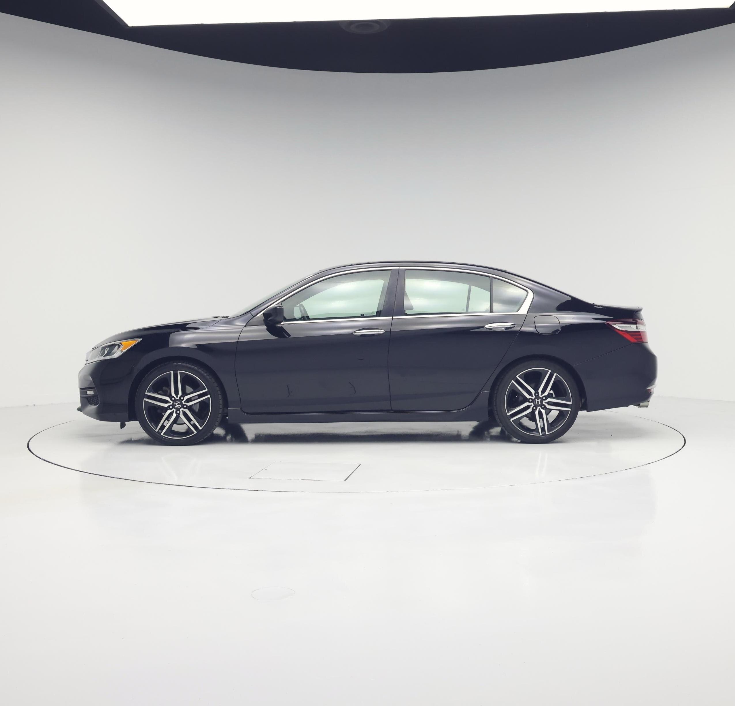 Thumbnail: 2017 Honda Accord - 3