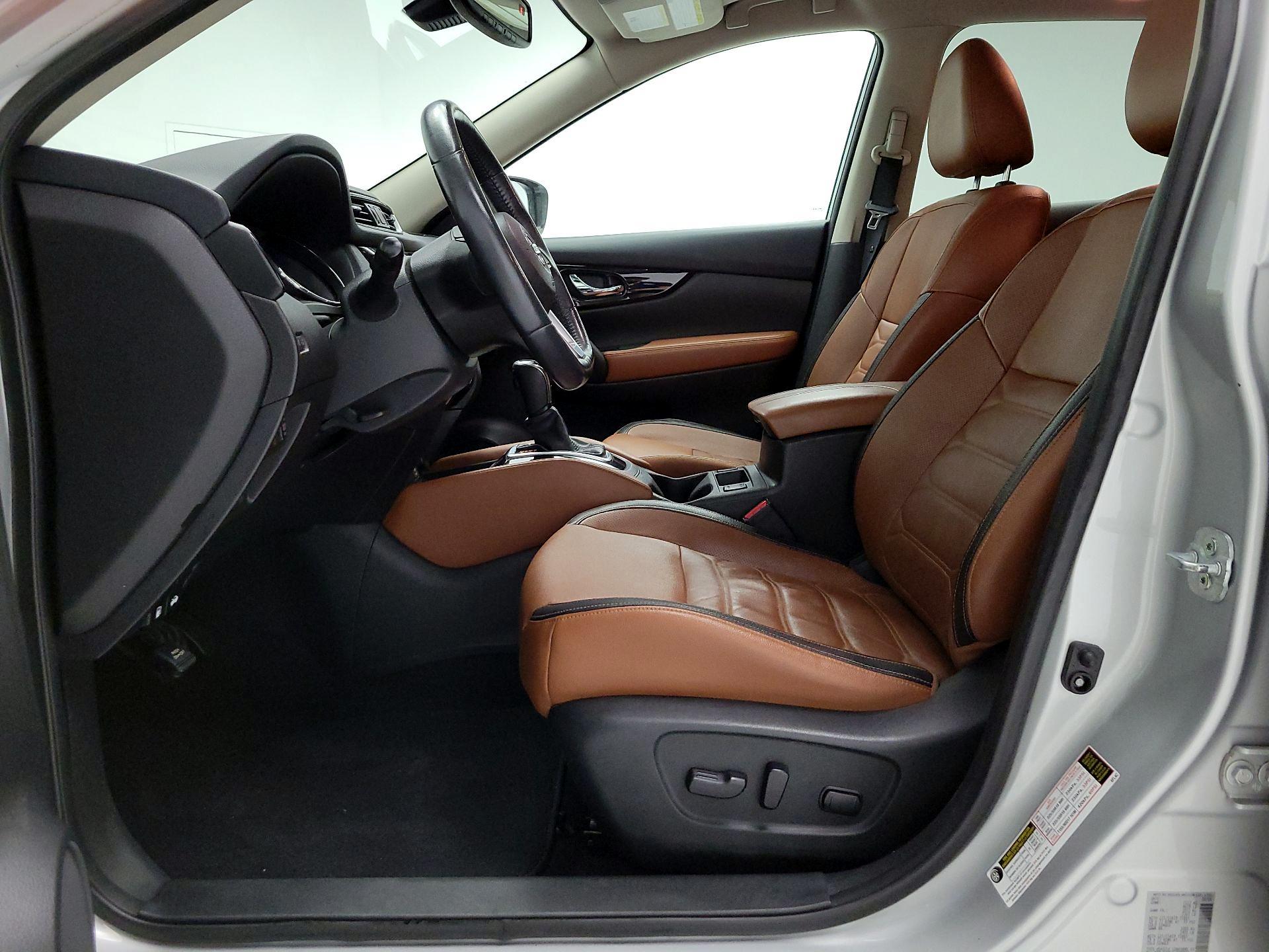 Thumbnail: 2017 Nissan Rogue - 11