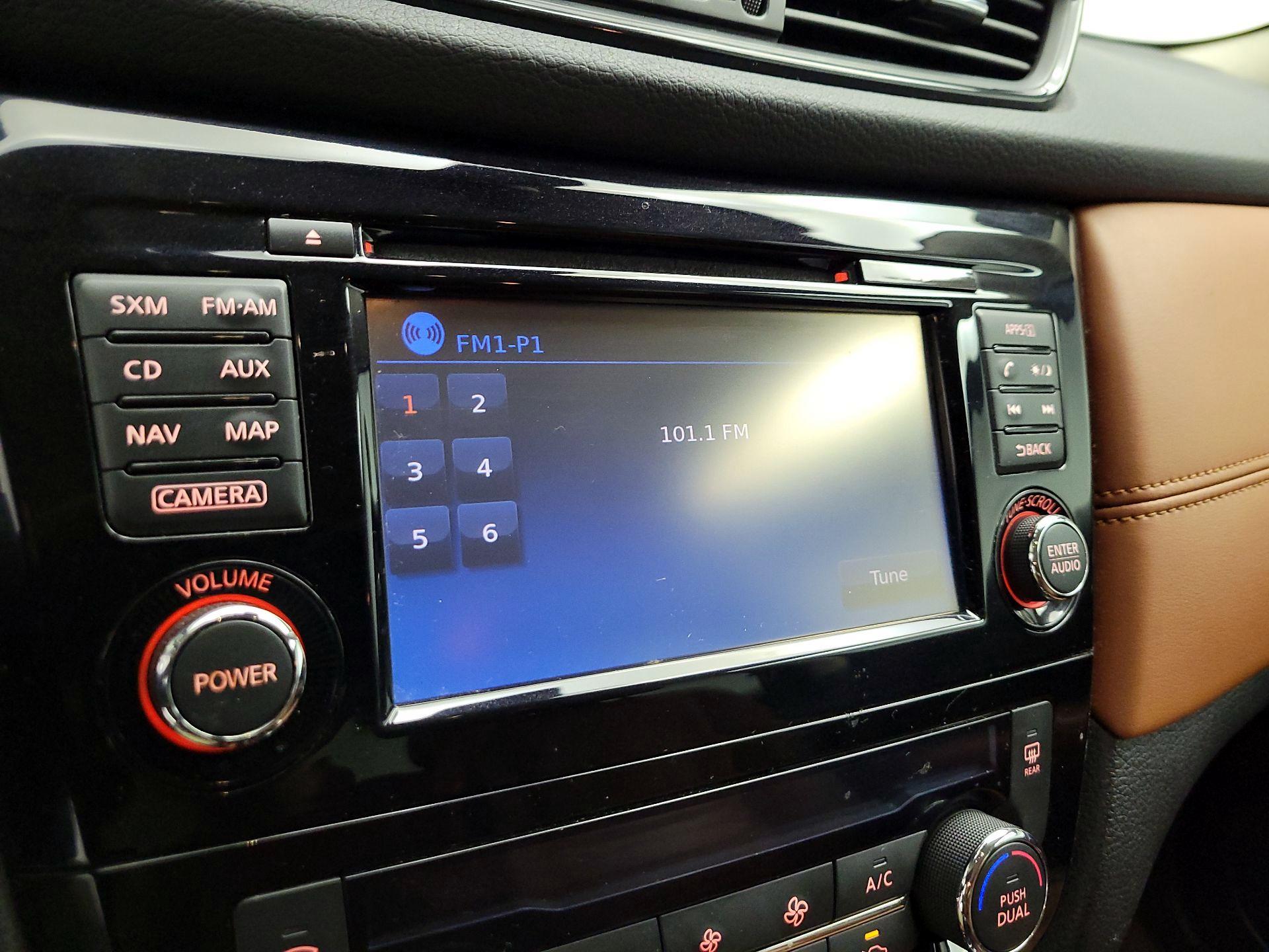 Thumbnail: 2017 Nissan Rogue - 16