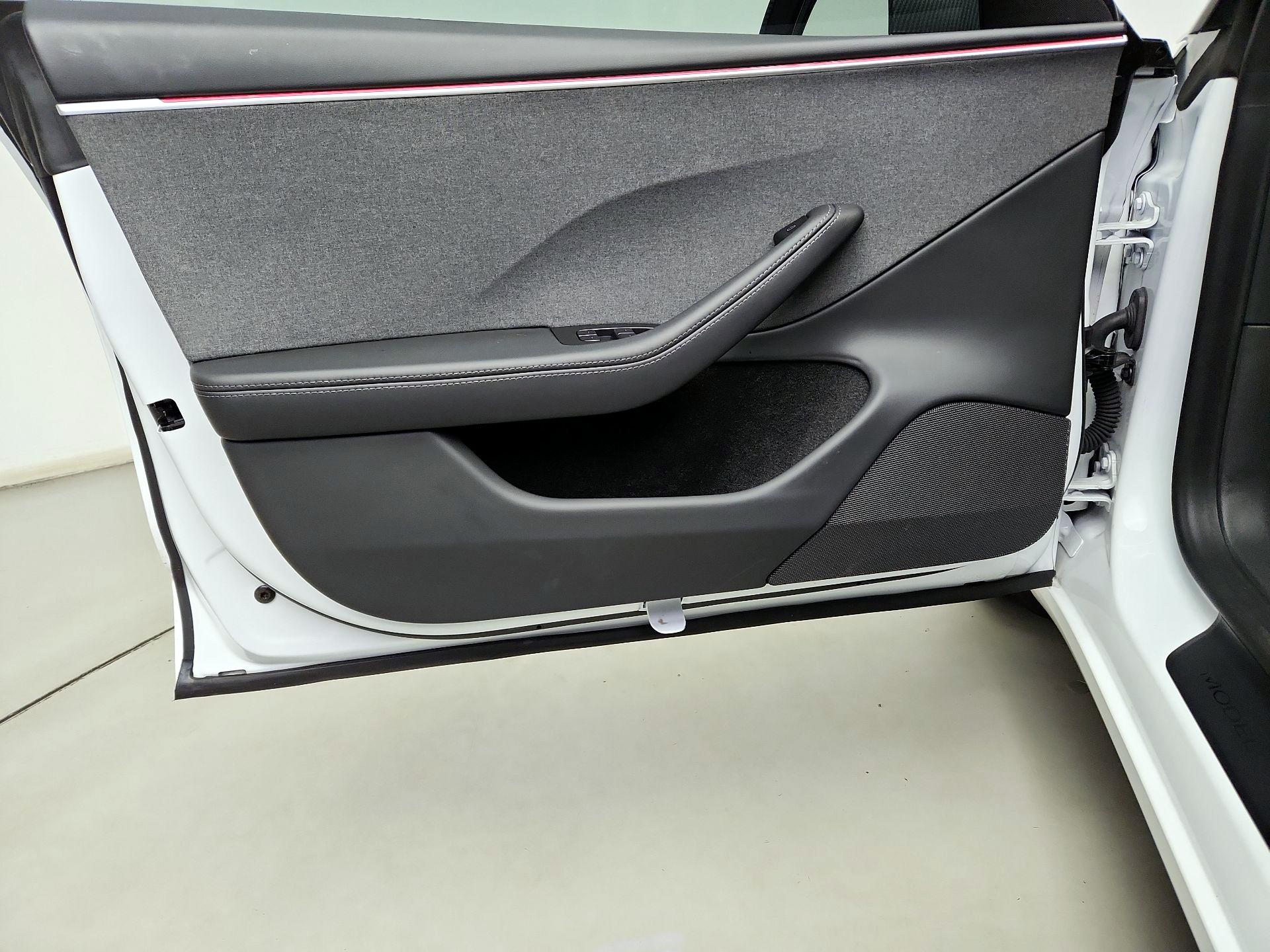 Thumbnail: 2025 Tesla Model 3 - 12