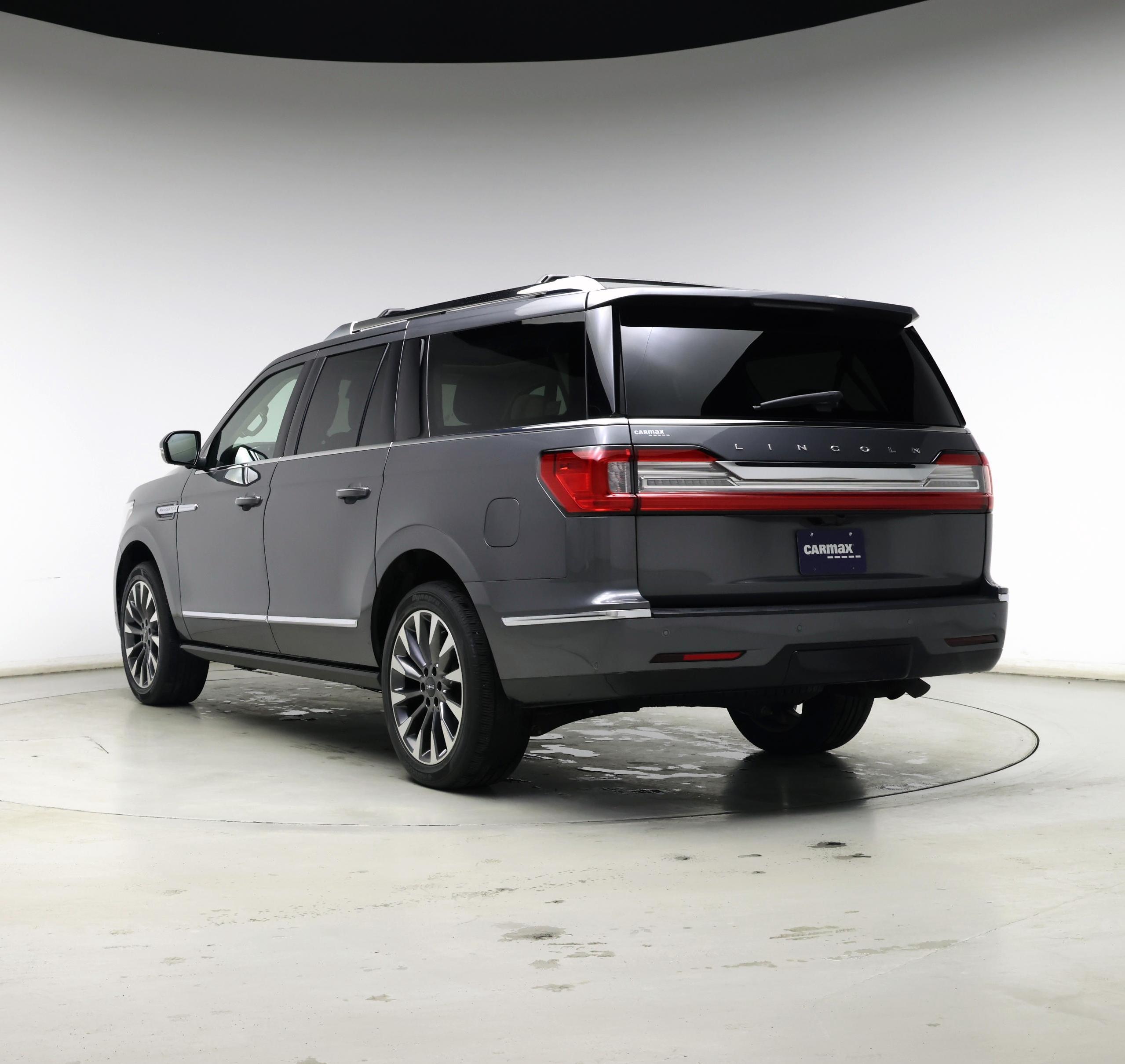 Thumbnail: 2021 Lincoln Navigator L - 2