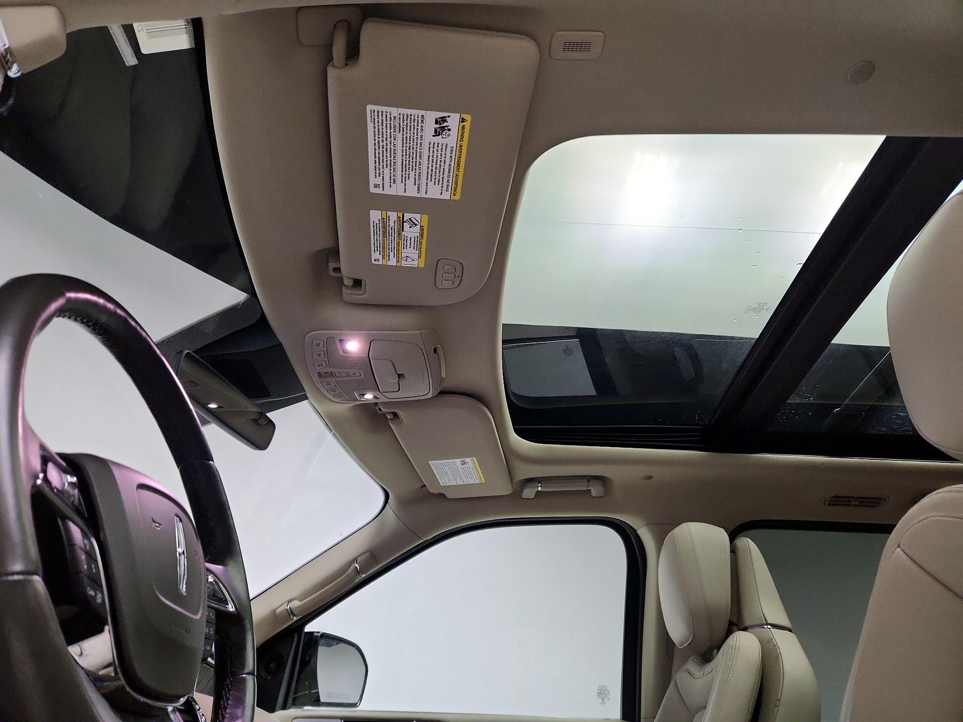 Thumbnail: 2021 Lincoln Navigator L - 20