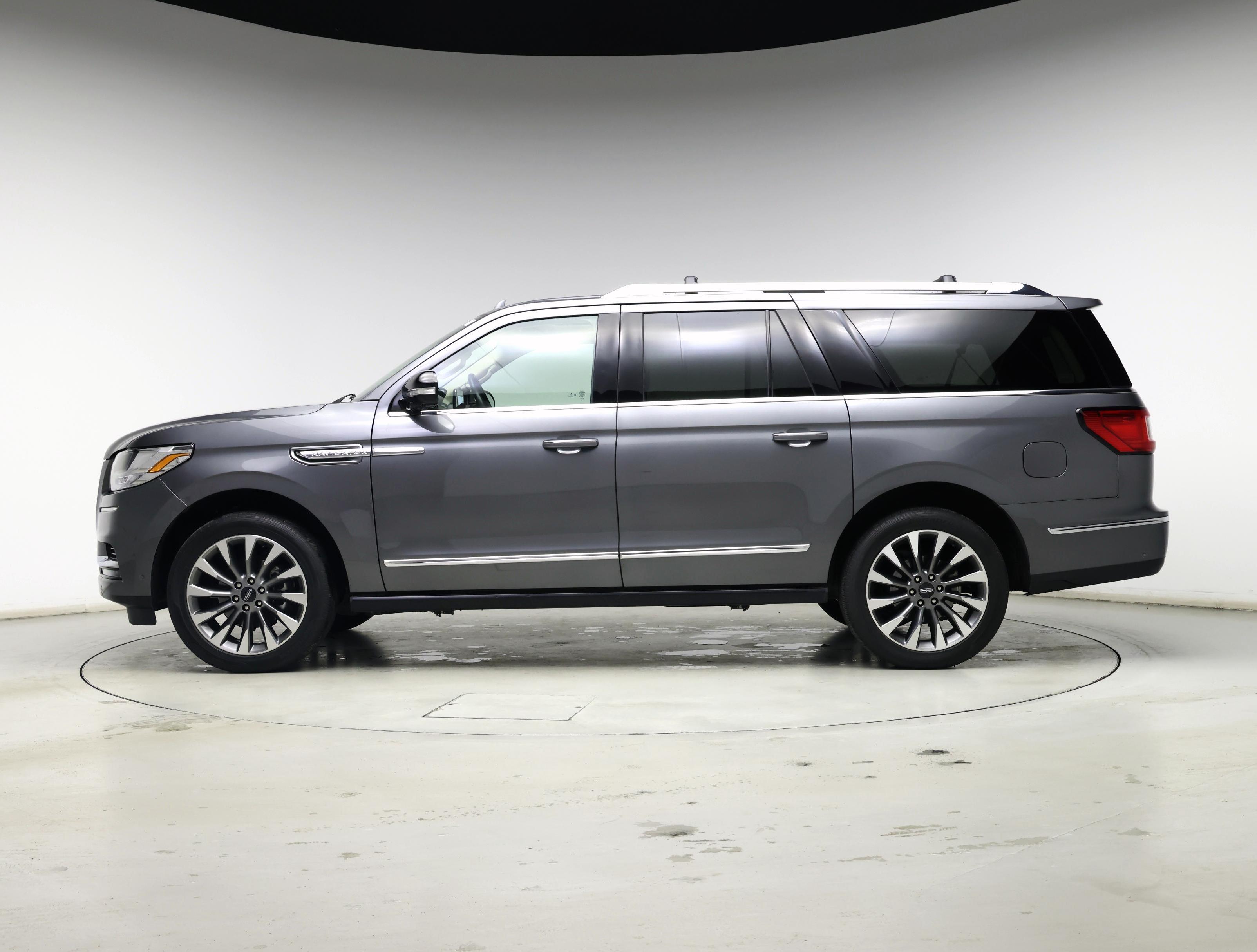 Thumbnail: 2021 Lincoln Navigator L - 3