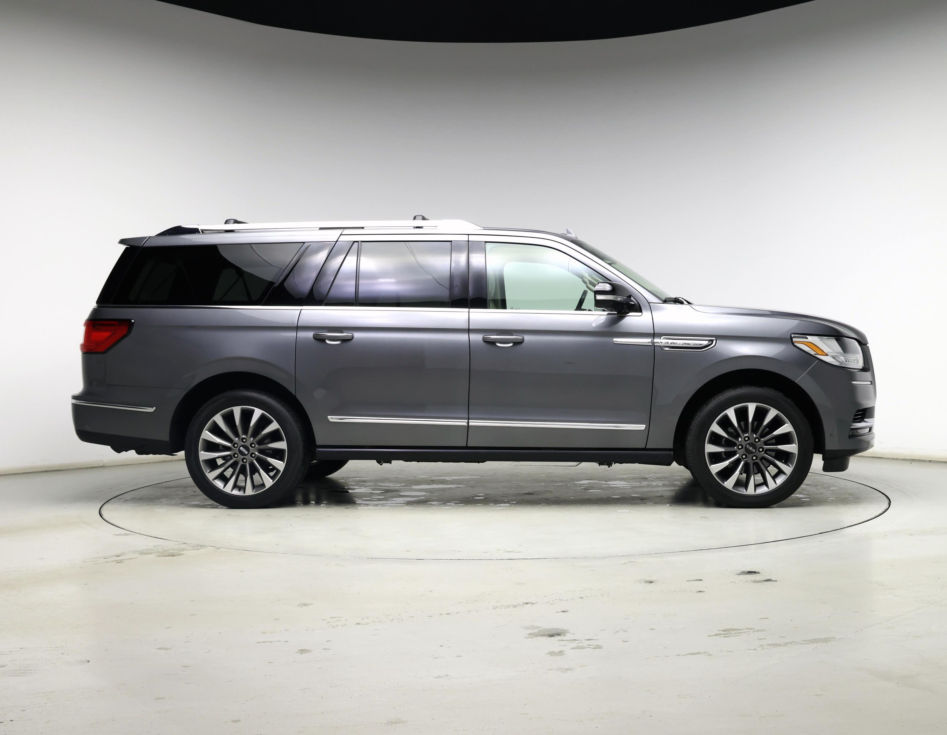 Thumbnail: 2021 Lincoln Navigator L - 7