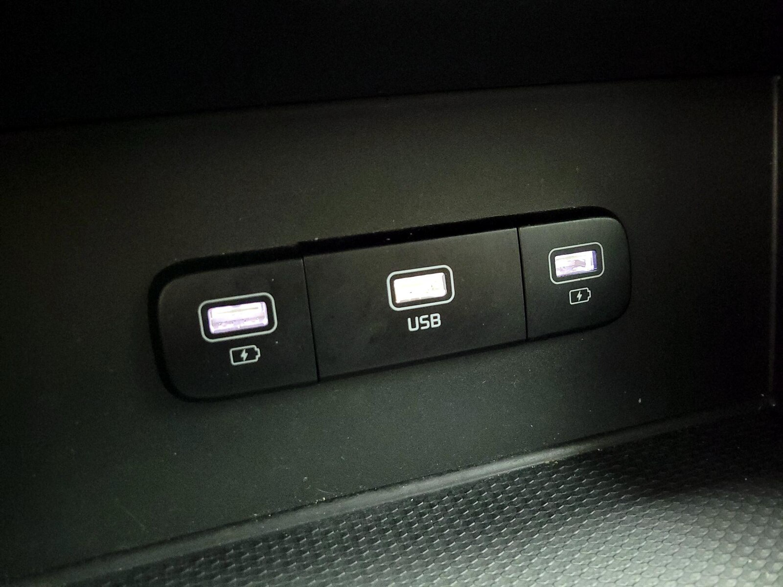 2022 Kia Carnival LX Seat Pkg - Photo 19