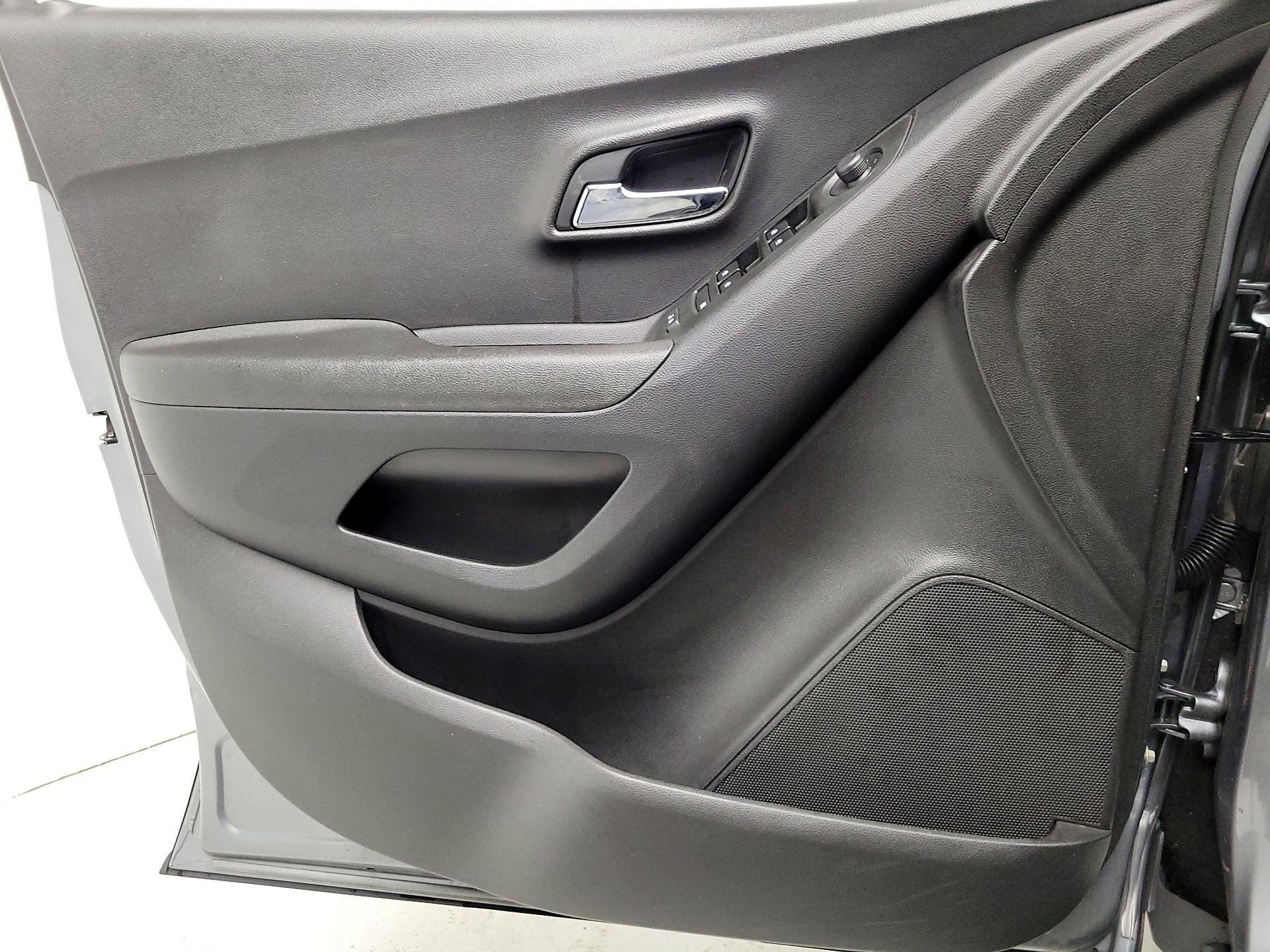 Thumbnail: 2020 Chevrolet Trax - 12