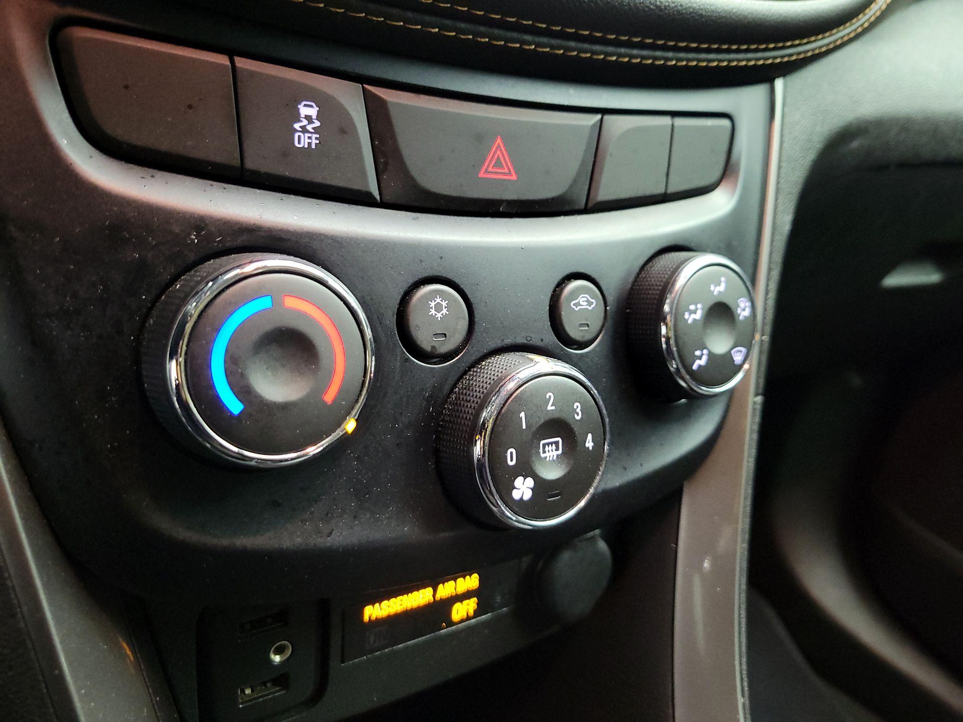 Thumbnail: 2020 Chevrolet Trax - 14